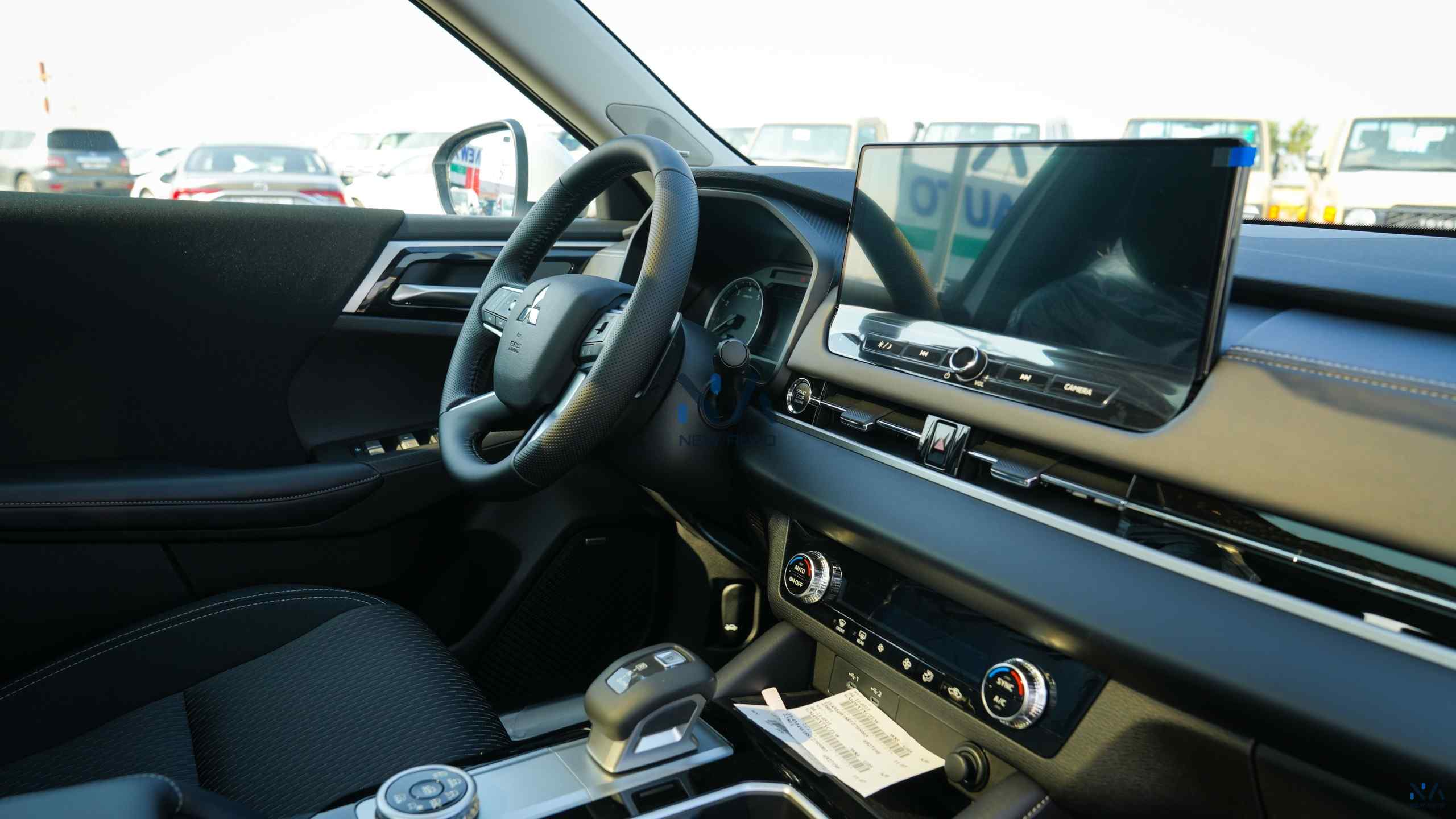 Mitsubishi Outlander High-Line (G05) Diamond White – Black 2026