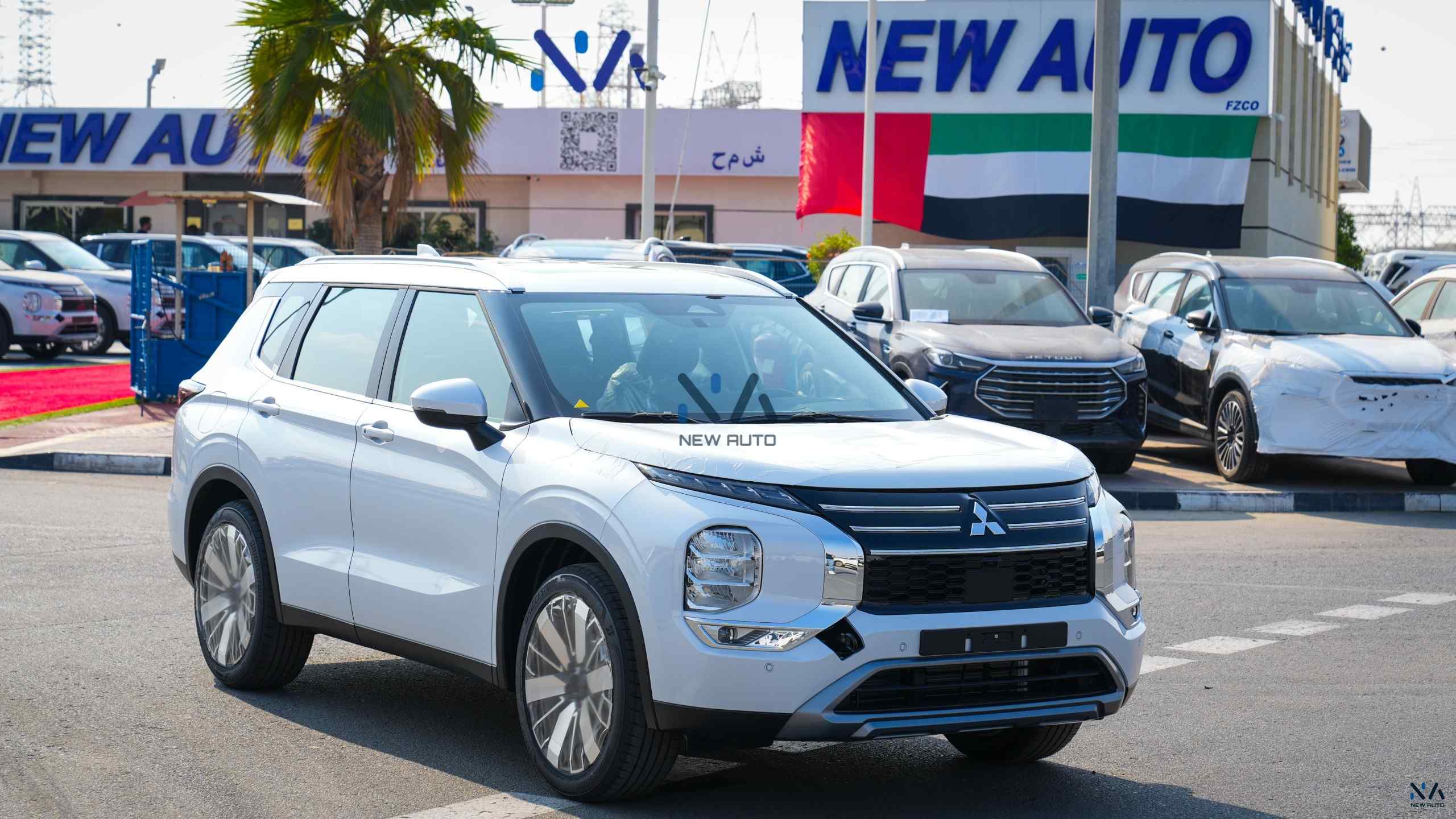 Mitsubishi Outlander High-Line (G05) Diamond White – Black 2026