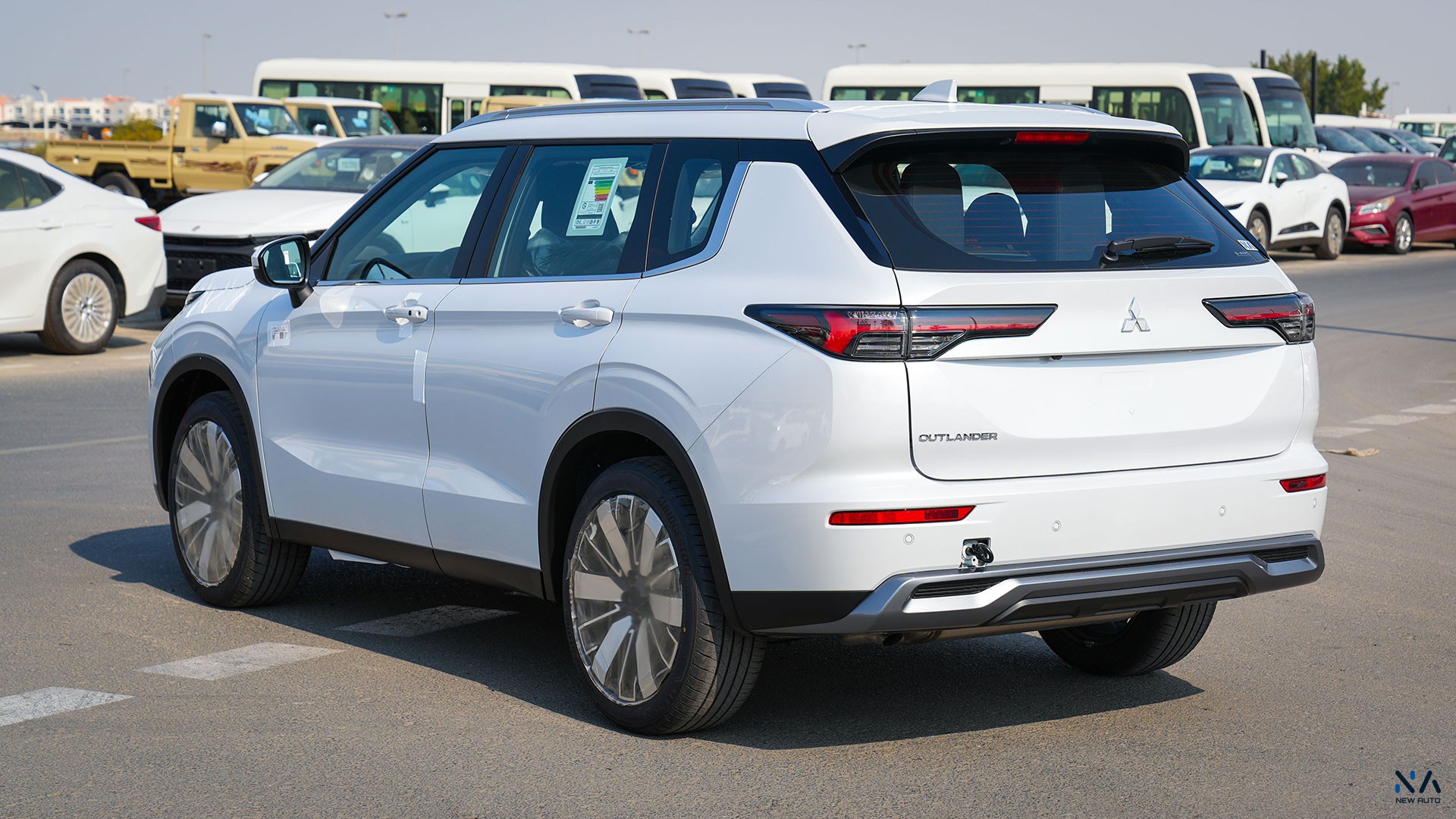 Mitsubishi Outlander High-Line (G05) Diamond White – Black 2026