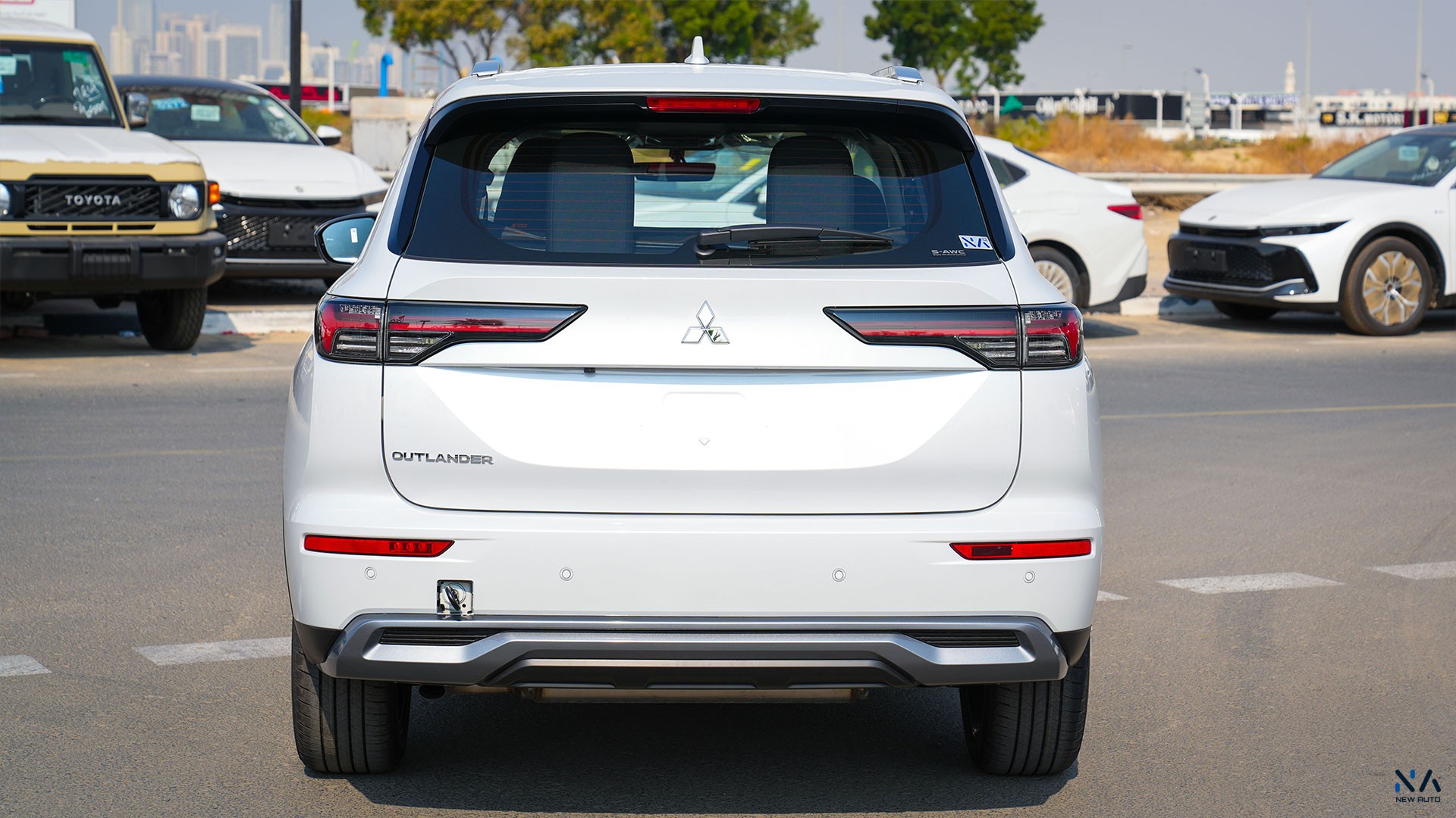 Mitsubishi Outlander High-Line (G05) Diamond White – Black 2026