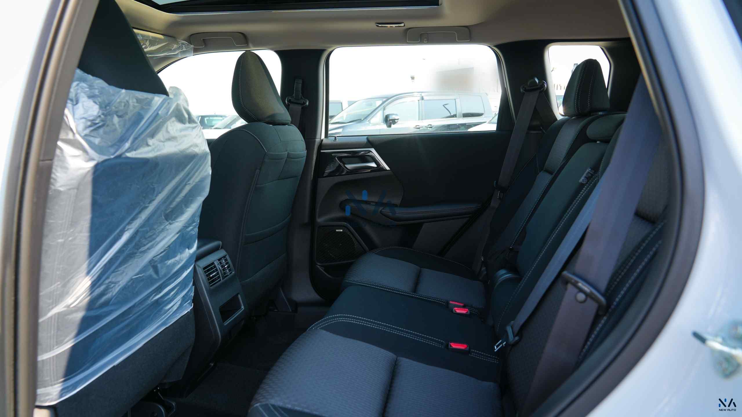 Mitsubishi Outlander High-Line (G05) Diamond White – Black 2026