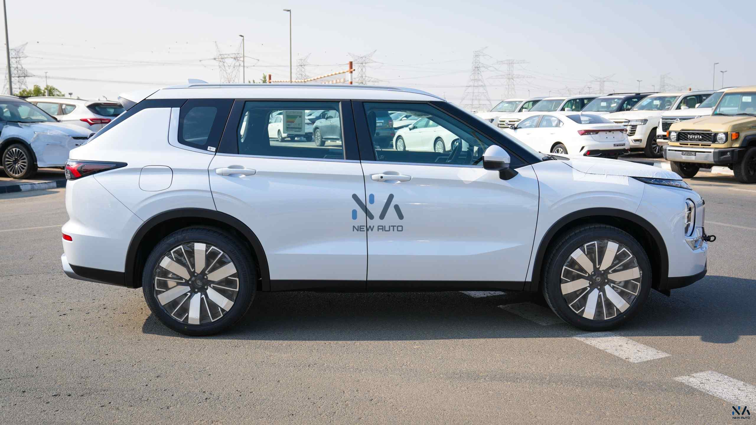 Mitsubishi Outlander High-Line (G05) Diamond White – Black 2026