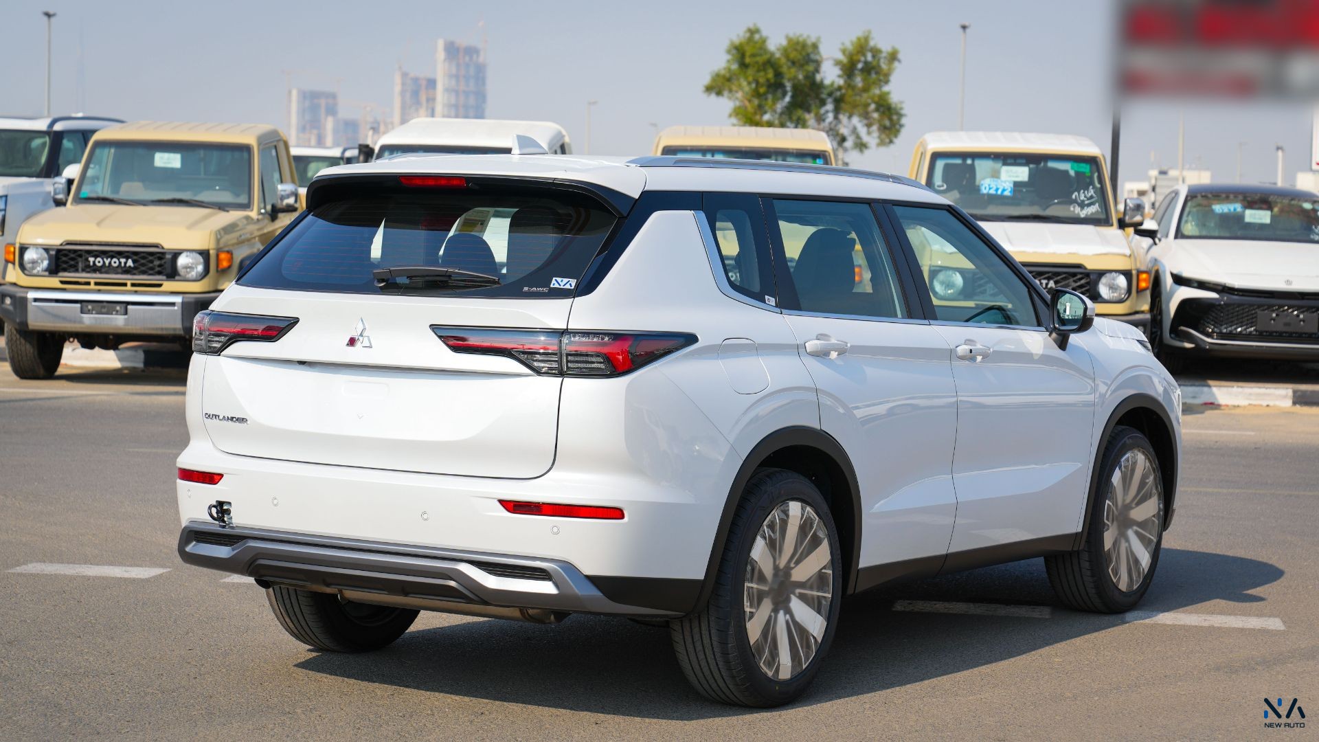 Mitsubishi Outlander High-Line (G05) Diamond White – Black 2026