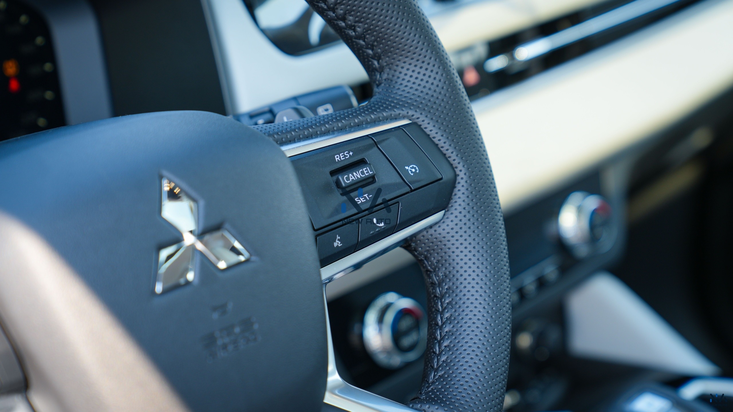 Mitsubishi Outlander High-Line (G03 Plus) Diamond Black- Grey 2026