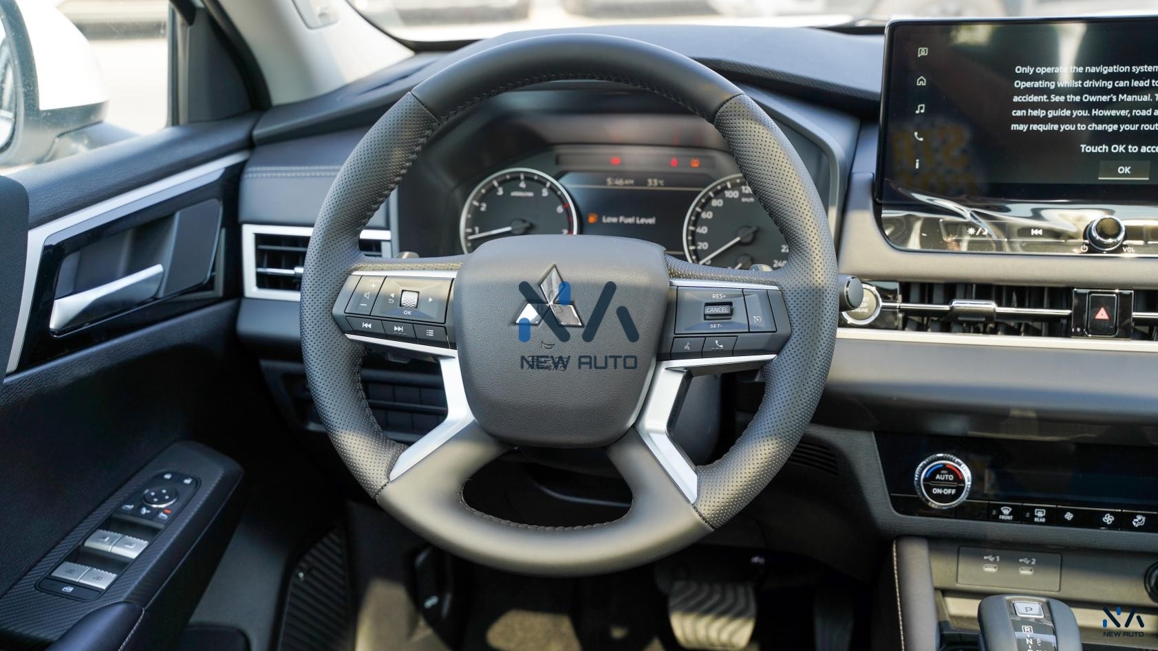 Mitsubishi Outlander High-Line (G03) Solid White – Black 2026