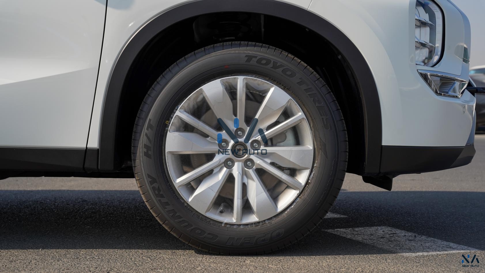 Mitsubishi Outlander High-Line (G03) Solid White – Black 2026