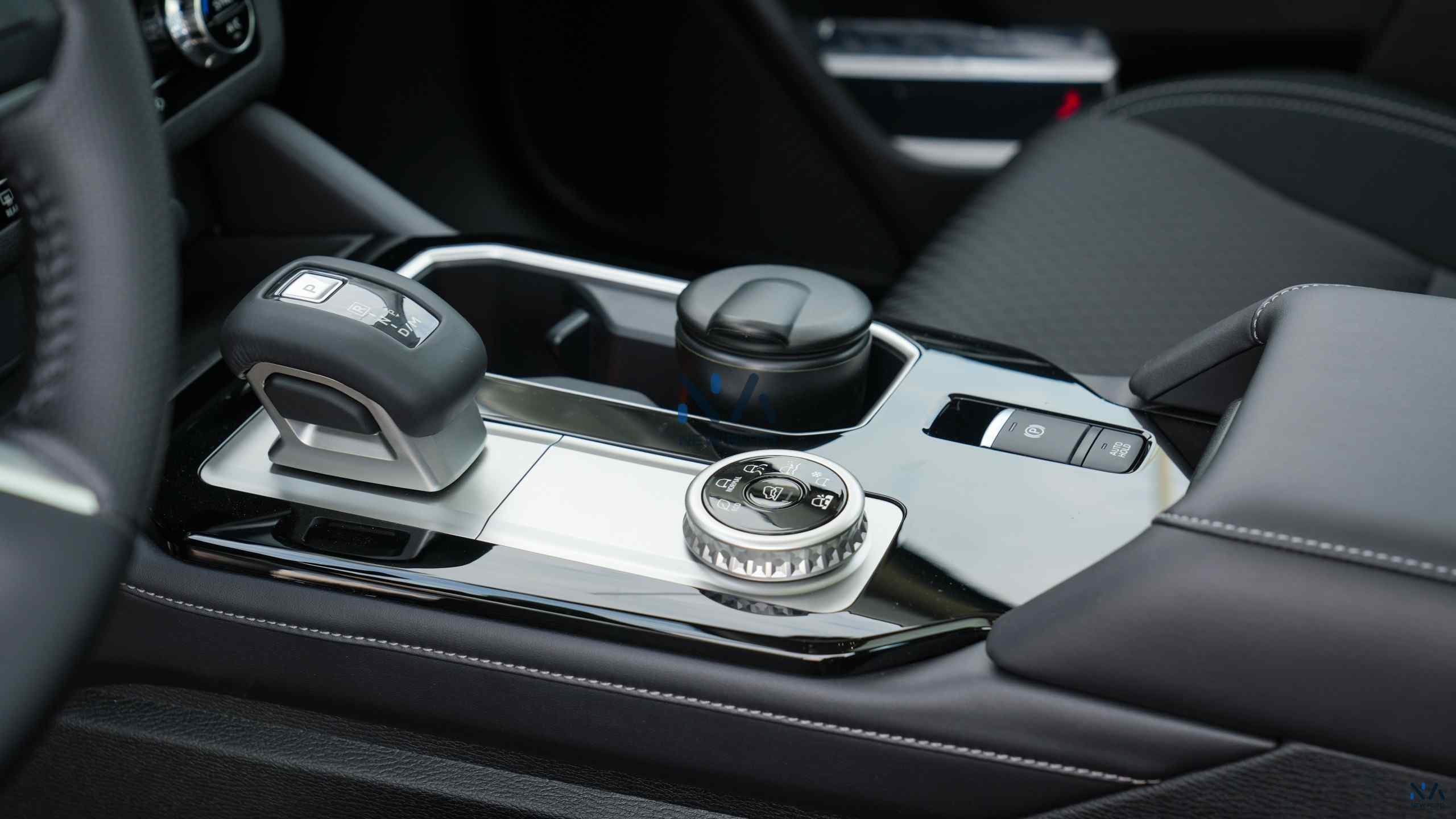 Mitsubishi Outlander High-Line (G05) Solid White – Black 2026