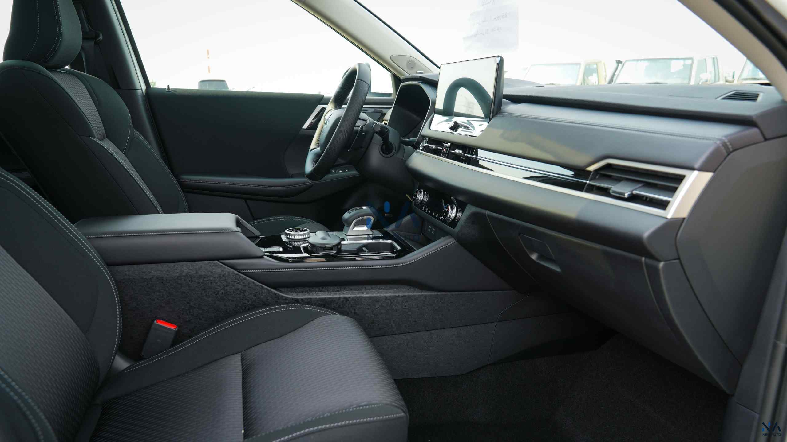 Mitsubishi Outlander High-Line (G05) Solid White – Black 2026