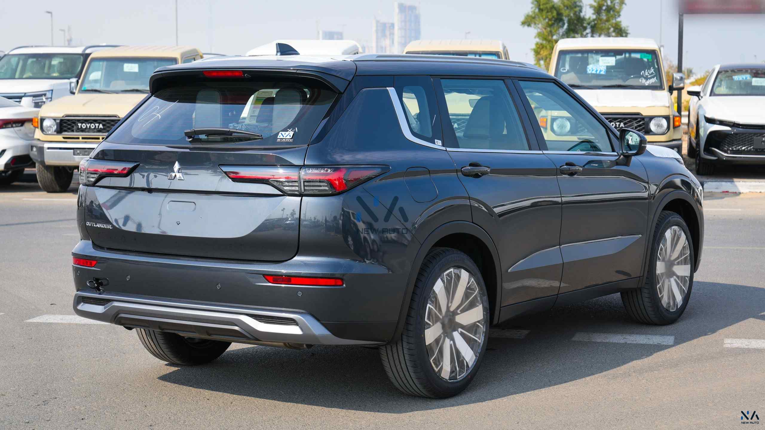 Mitsubishi Outlander High-Line (G06) Grey – Black 2026