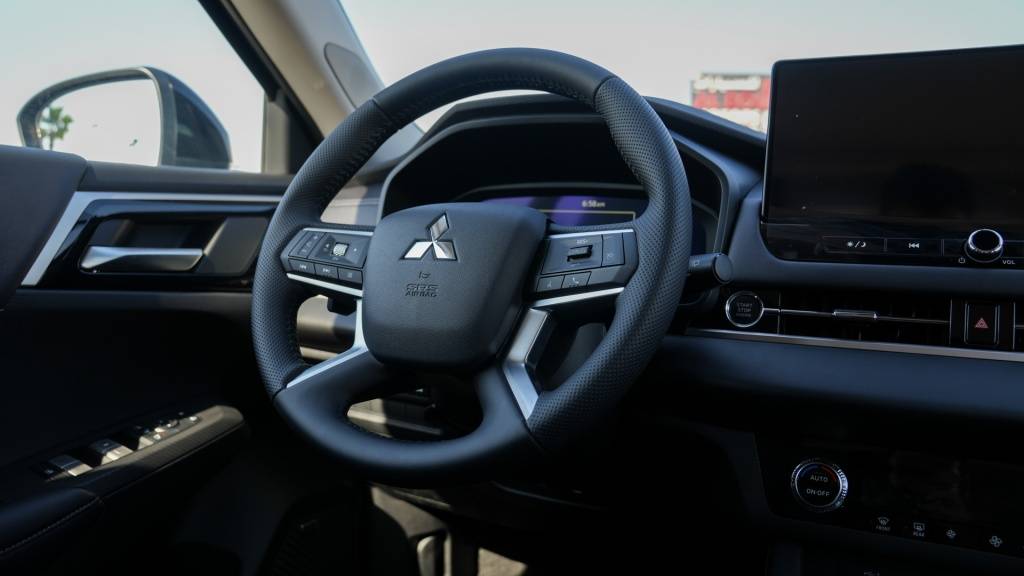 Mitsubishi Outlander High - Line Grey - Black 2026 vehicle at New Auto FZCO