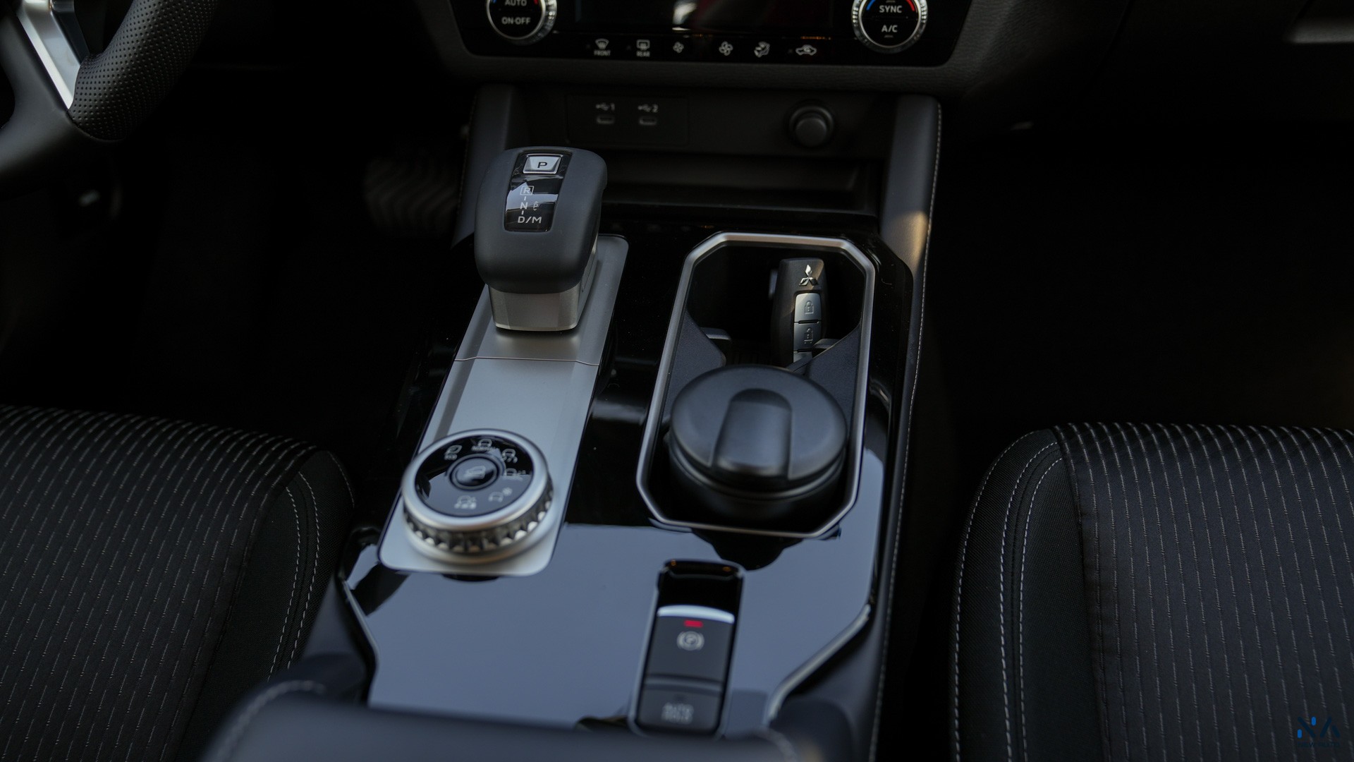 Mitsubishi Outlander High-Line (G12) Grey – Black 2026