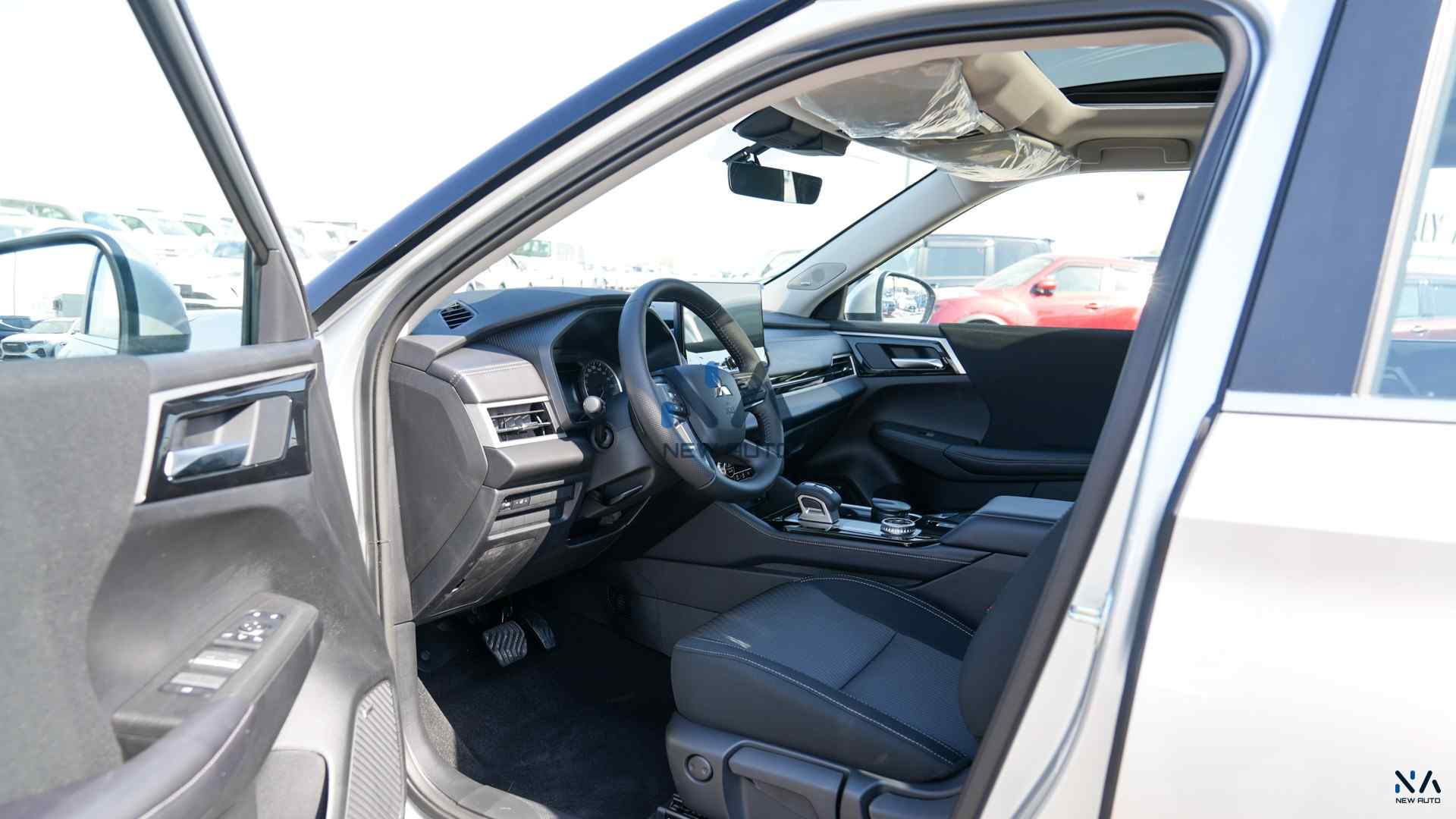 Mitsubishi Outlander High-Line (G05) Silver – Black 2026