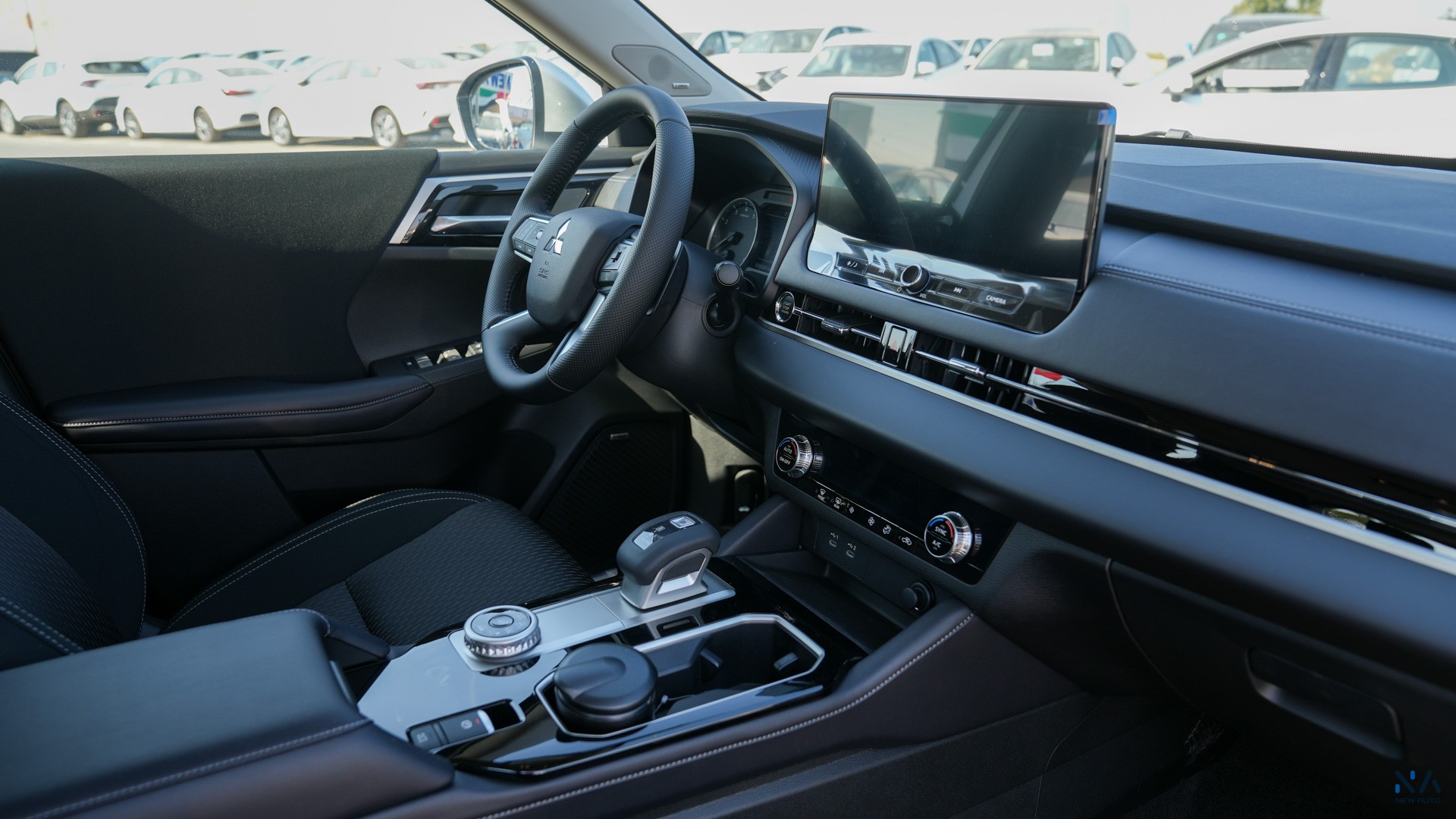 Mitsubishi Outlander High-Line (G12) Silver – Black 2026