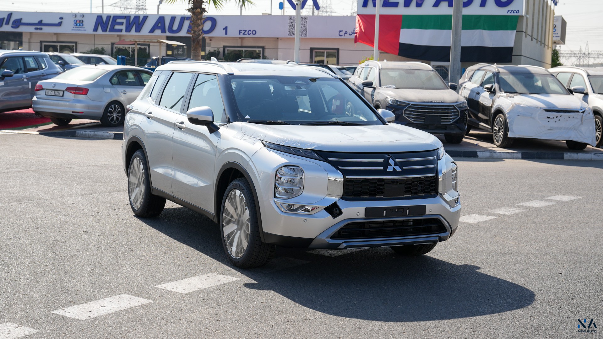 Mitsubishi Outlander High-Line (G12) Silver – Black 2026