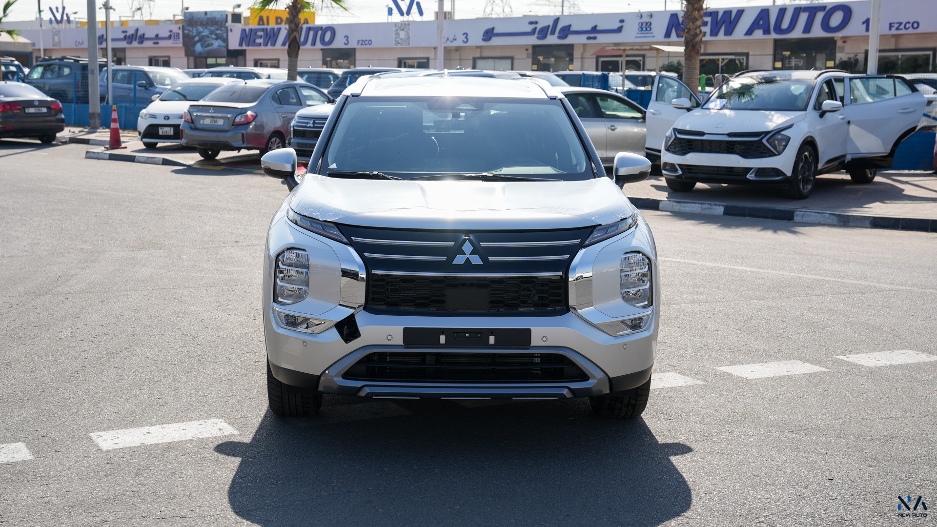 Mitsubishi Outlander High-Line (G12) Silver – Black 2026