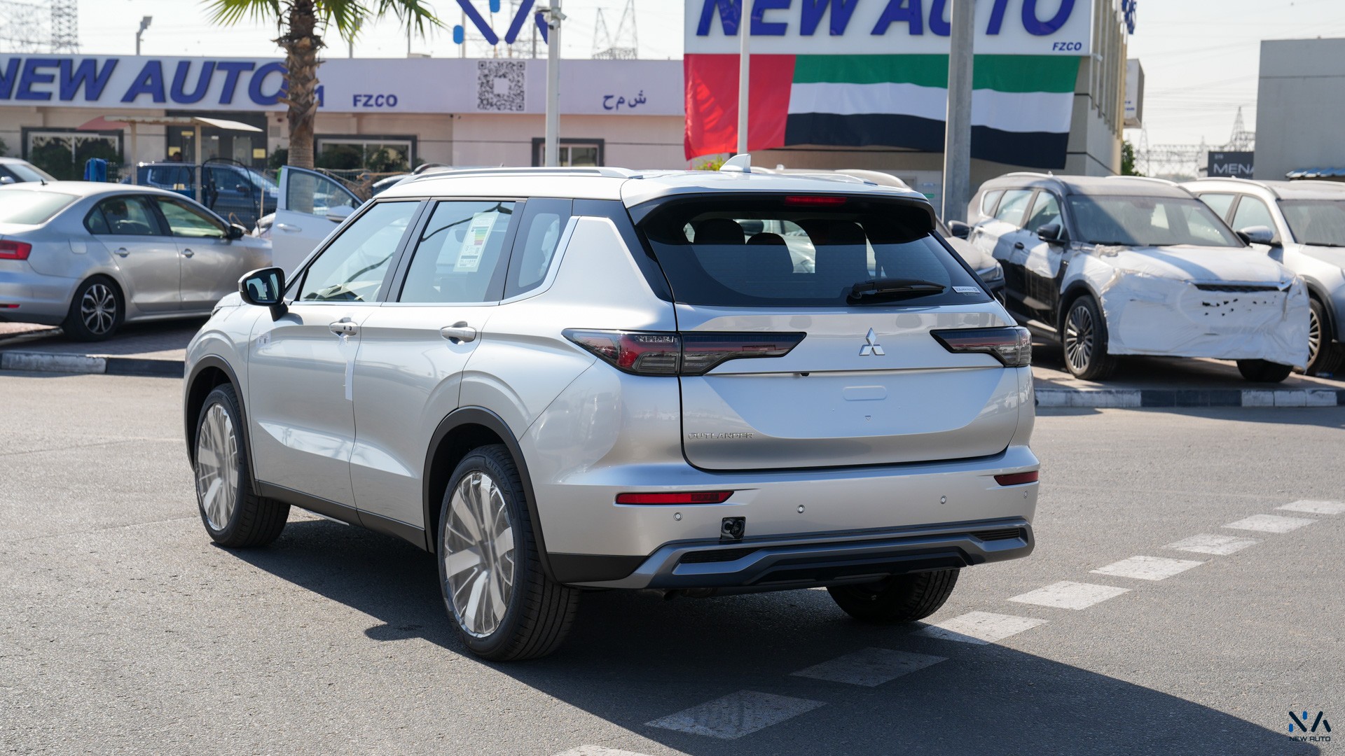 Mitsubishi Outlander High-Line (G12) Silver – Black 2026