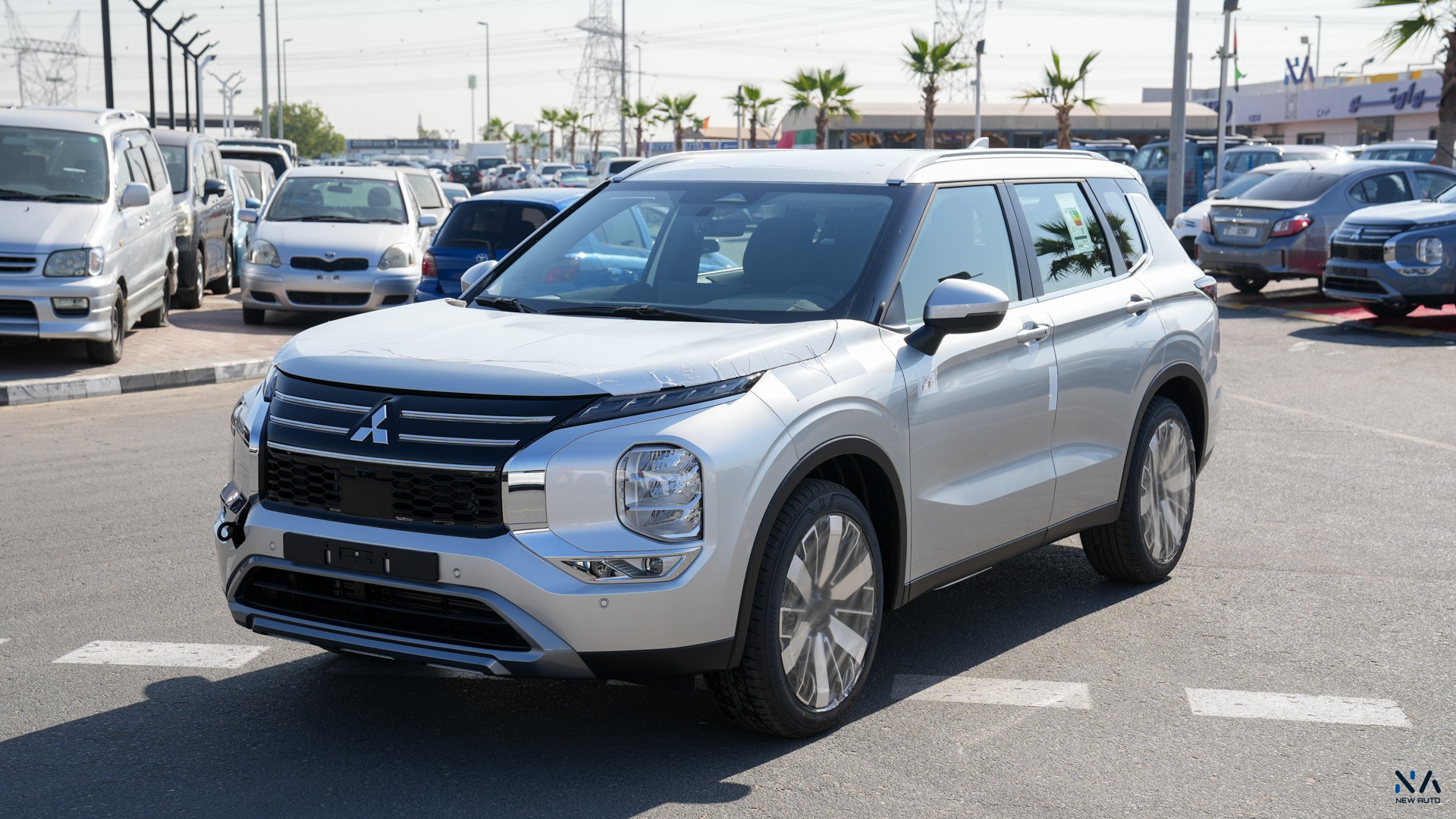 Mitsubishi Outlander High-Line (G12) Silver – Black 2026