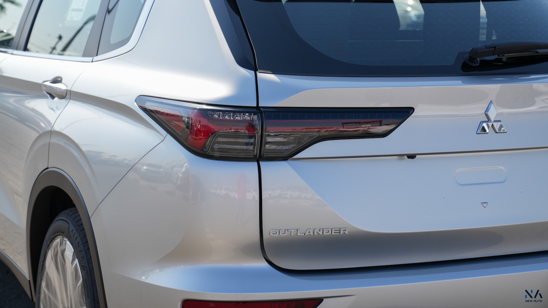 Mitsubishi Outlander High-Line (G12) Silver – Black 2026