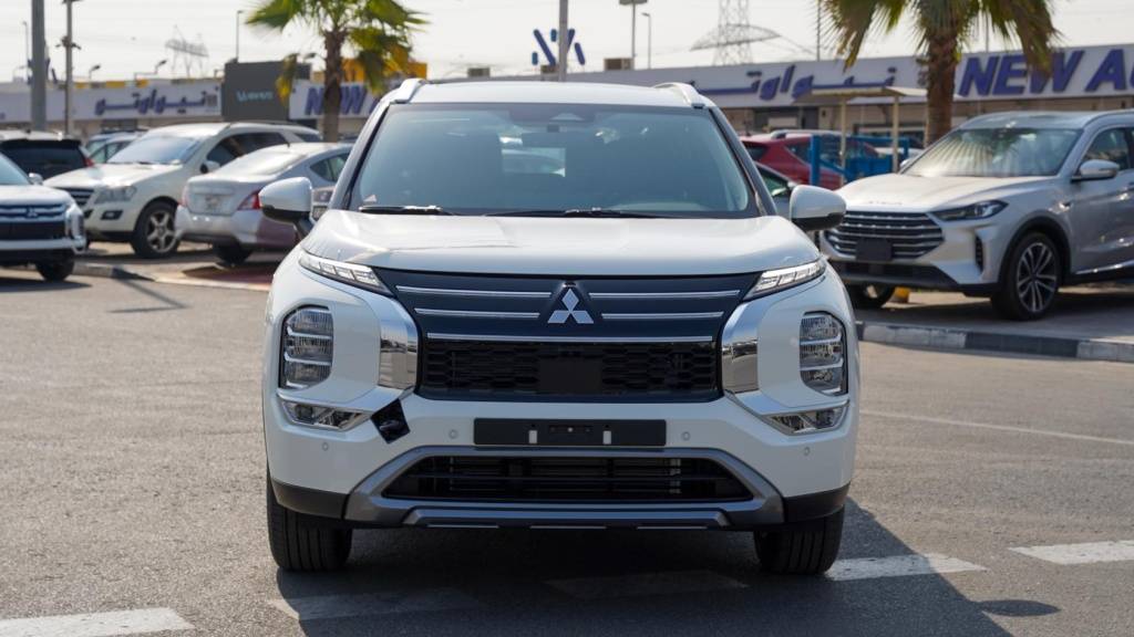 Mitsubishi Outlander Highline 2026 Solid White Black White Front View 1024x576