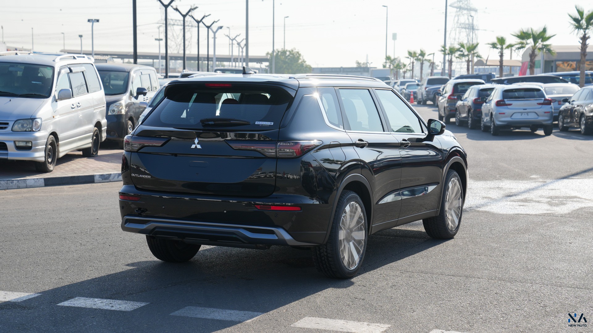 Mitsubishi Outlander High-Line (G12) Diamond Black – Black 2026