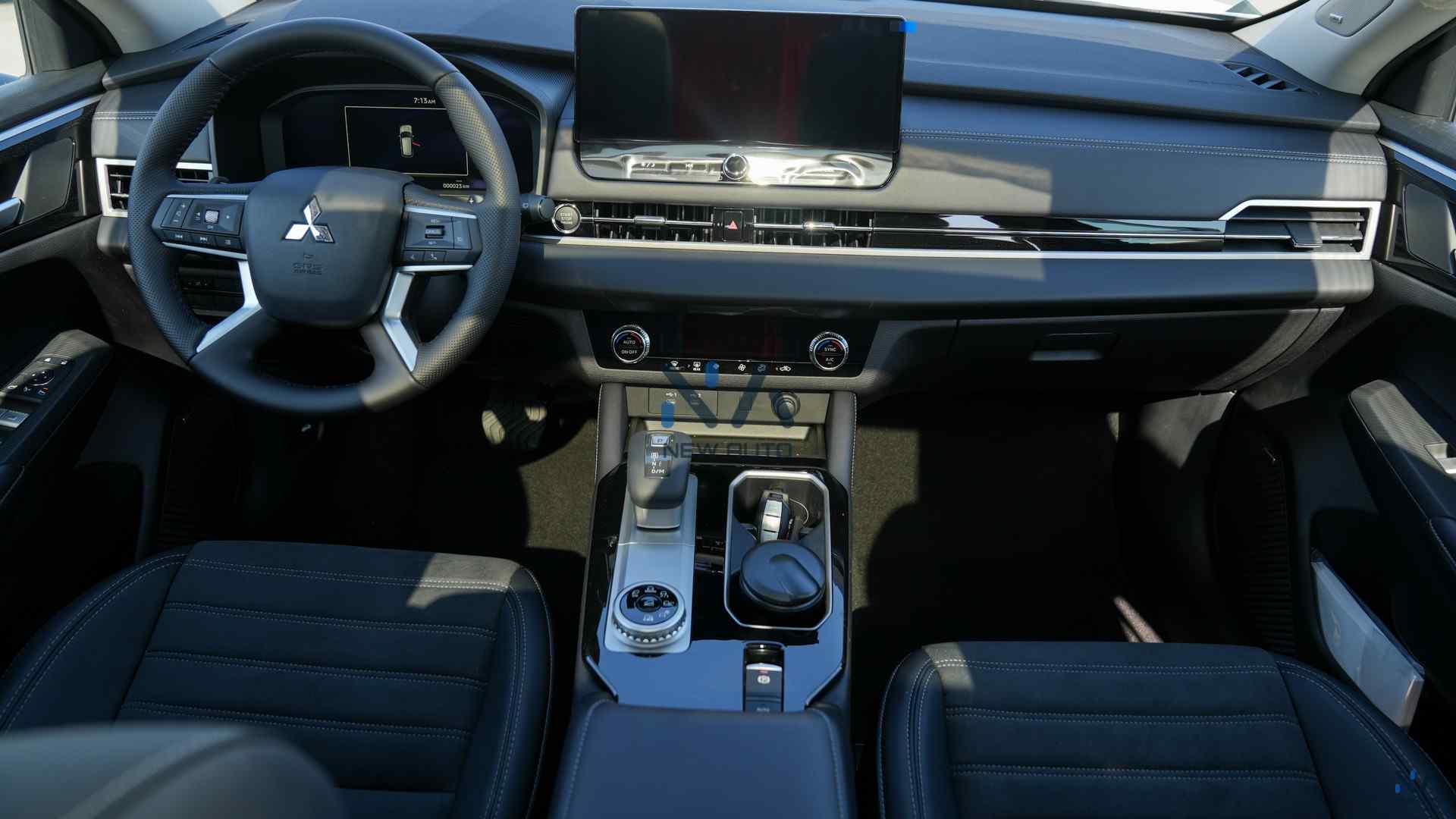 Mitsubishi Outlander High-Line (G06) Moonstone Grey – Black 2026