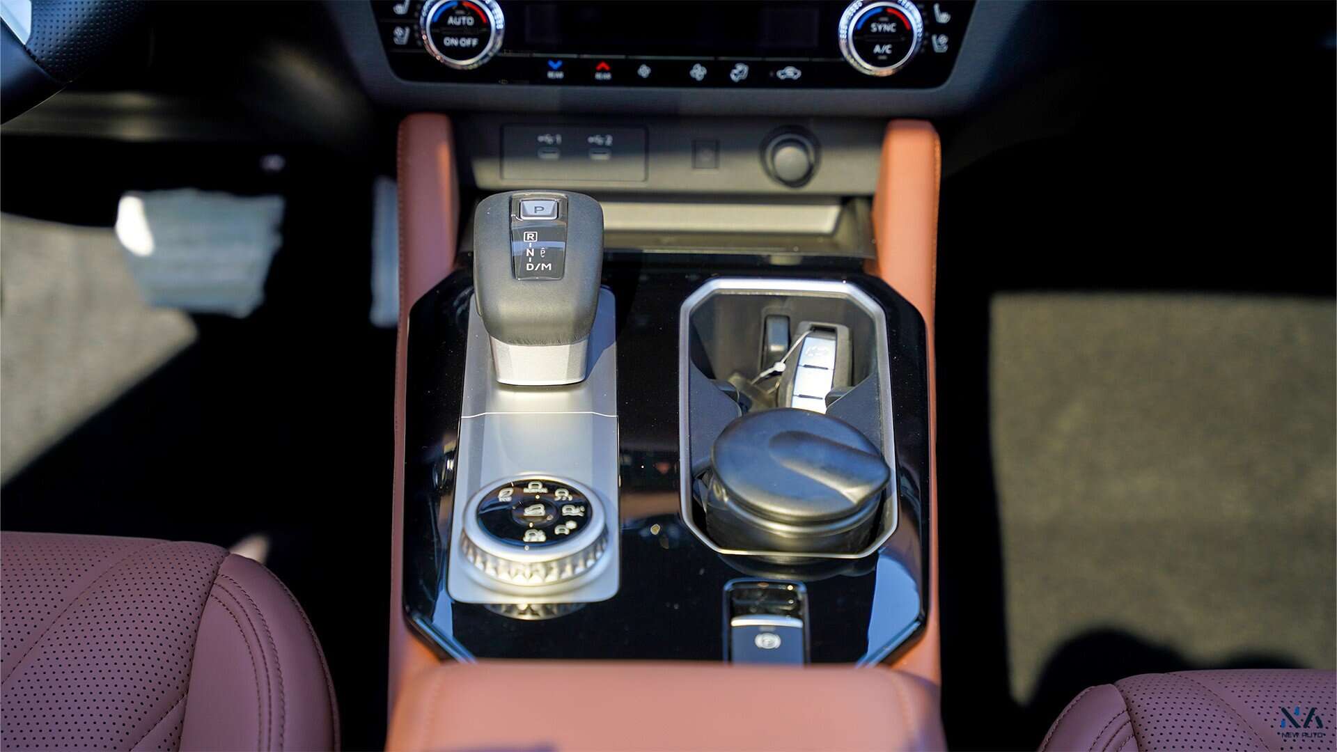 Mitsubishi Outlander High-Line (G08) Premium Black – Brown 2026