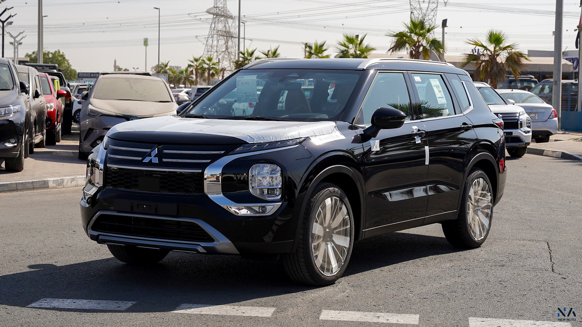 Mitsubishi Outlander High-Line (G08) Premium Black – Brown 2026