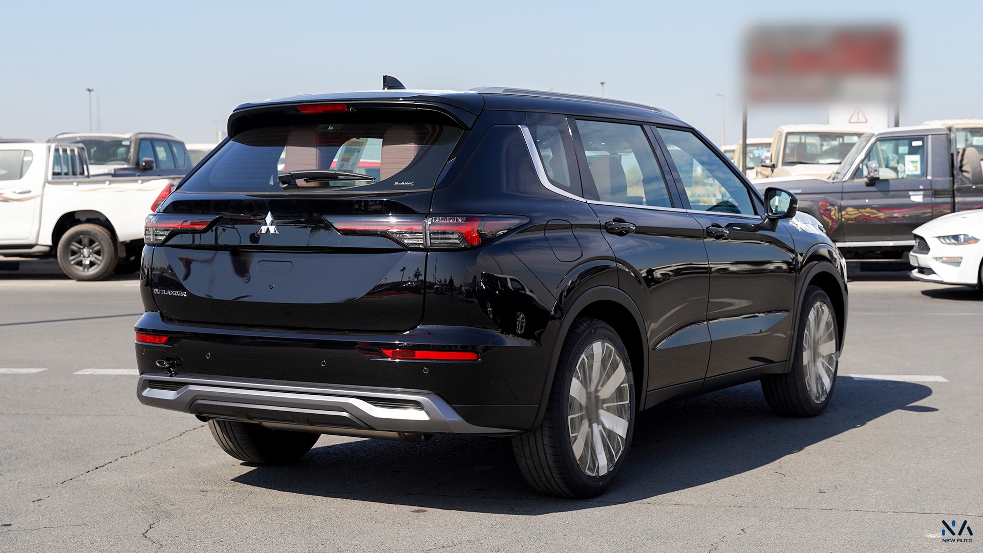 Mitsubishi Outlander High-Line (G08) Premium Black – Brown 2026