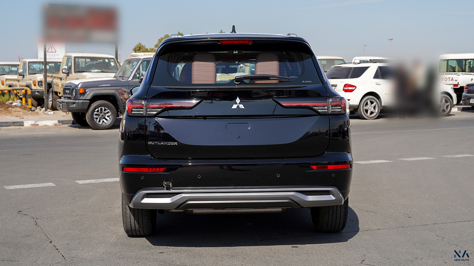 Mitsubishi Outlander High-Line (G08) Premium Black – Brown 2026