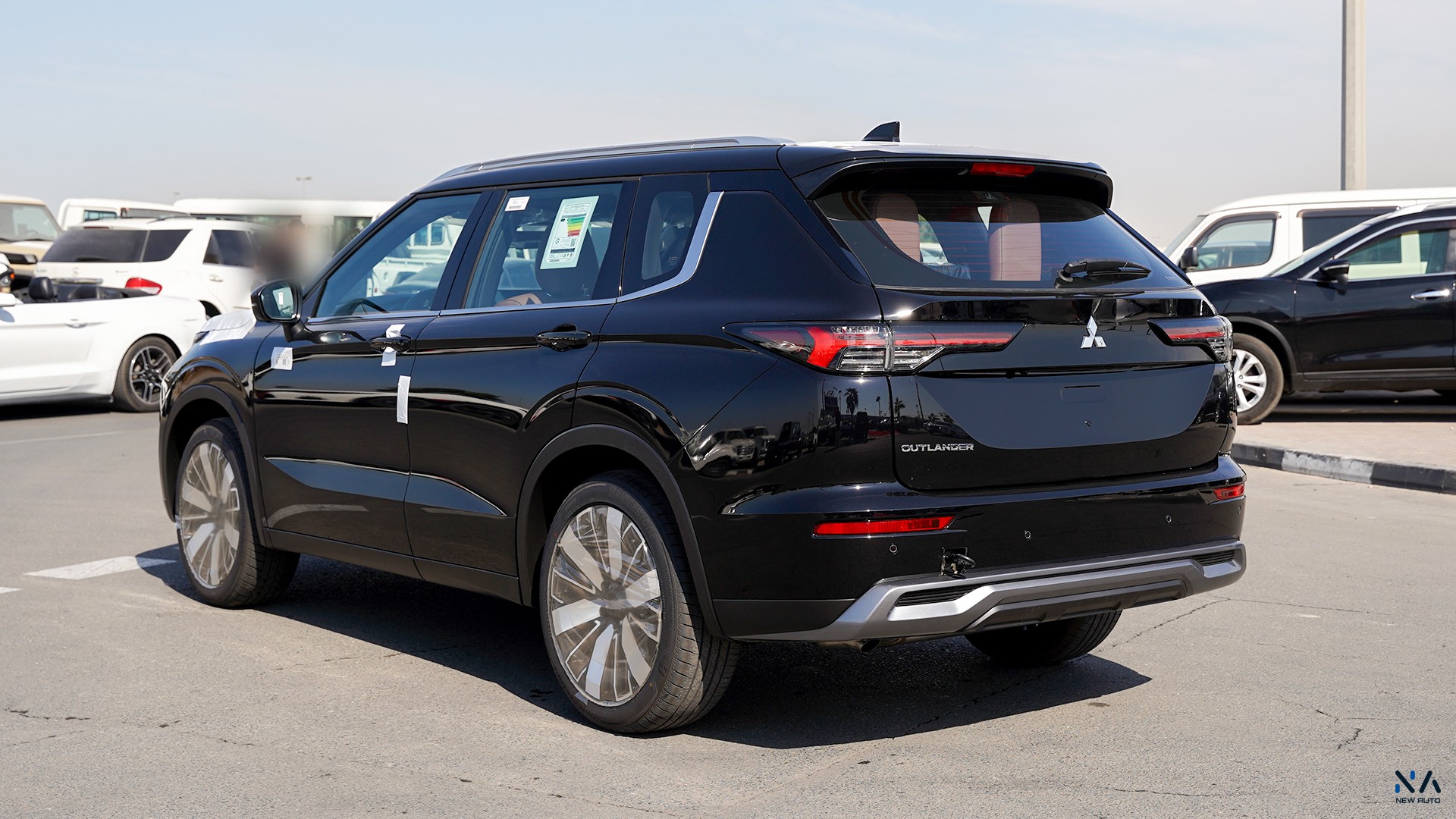 Mitsubishi Outlander High-Line (G08) Premium Black – Brown 2026