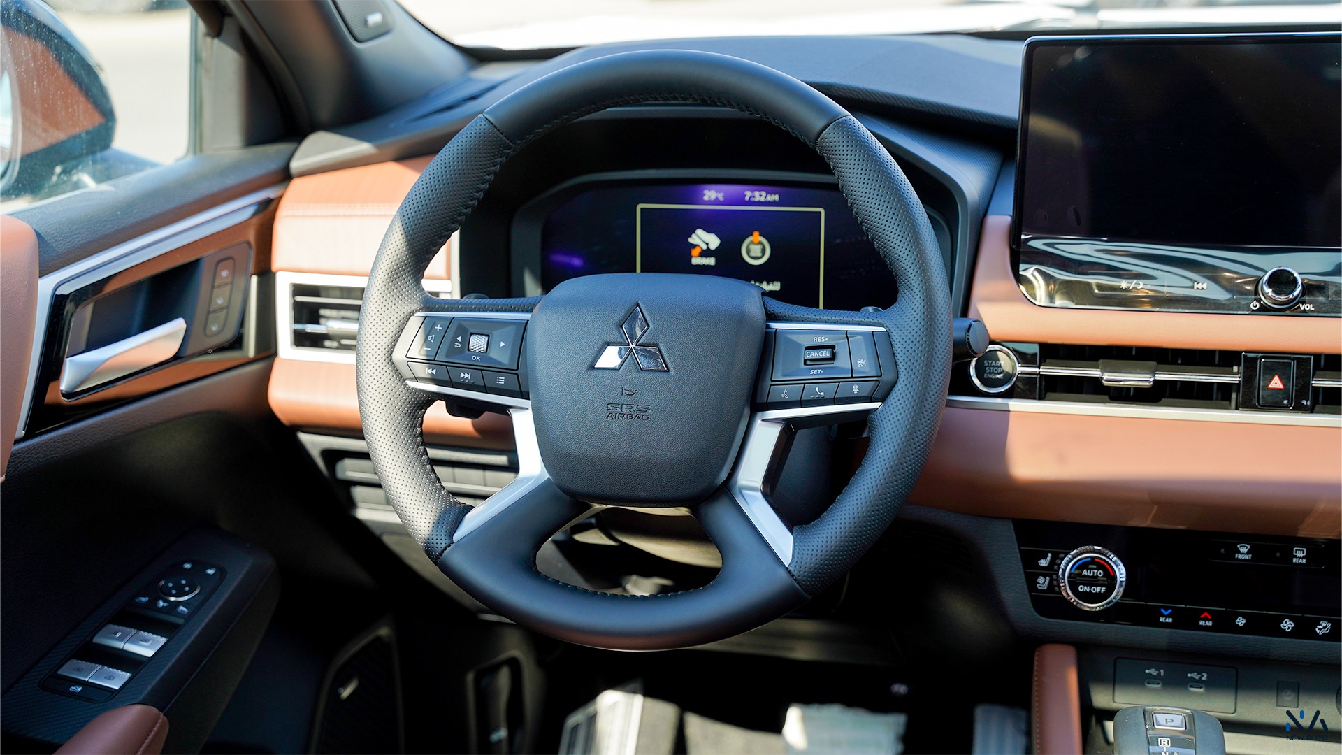 Mitsubishi Outlander High-Line (G08) Premium Black – Brown 2026