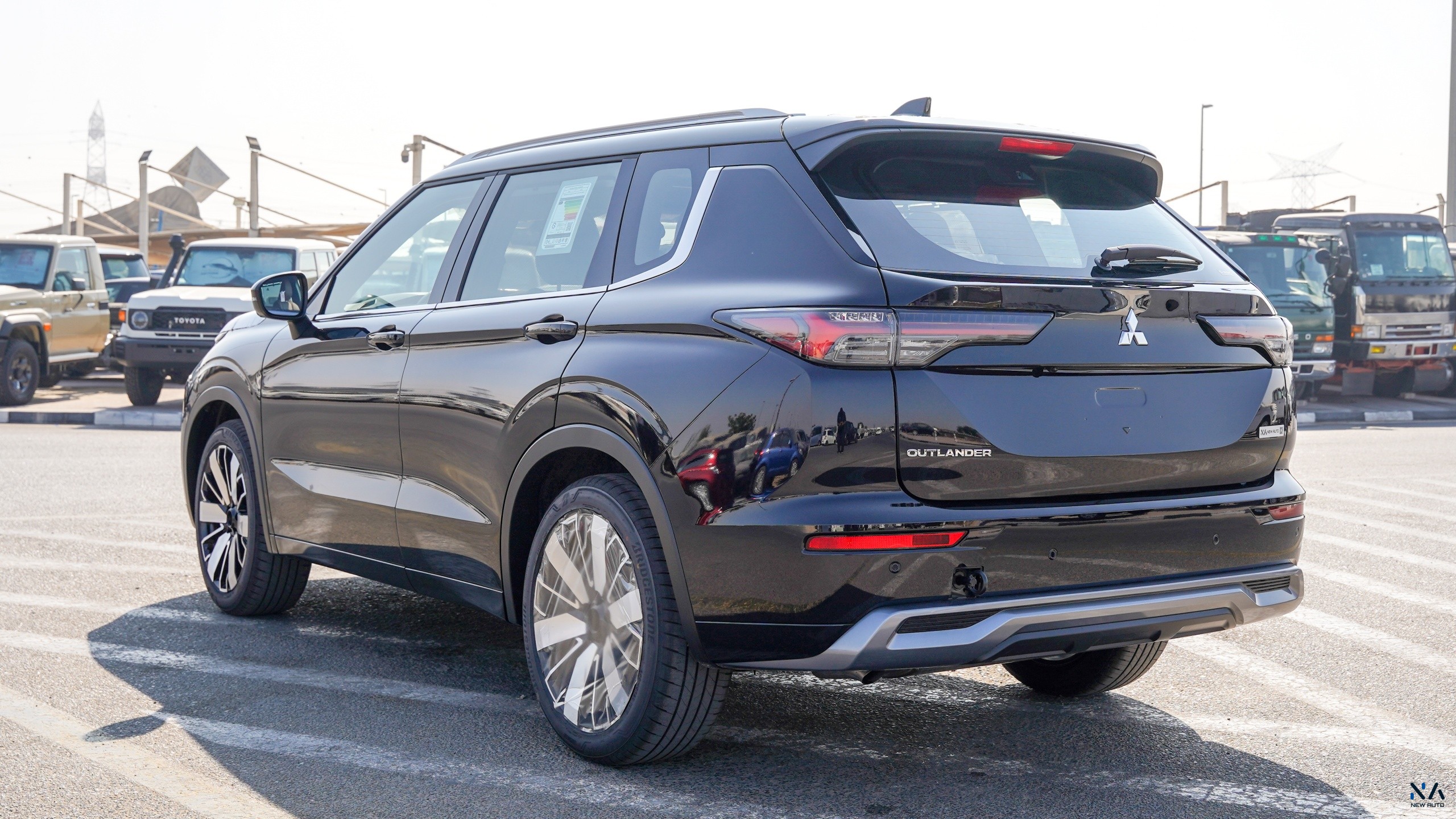 Mitsubishi Outlander High-Line (G09) Black – Brown 2026