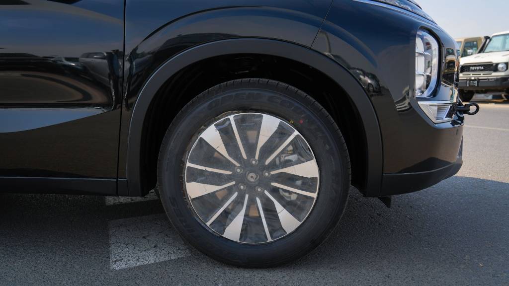 Mitsubishi Outlander Highline Premium 2026 Black Wheel Detail 1 1024x576