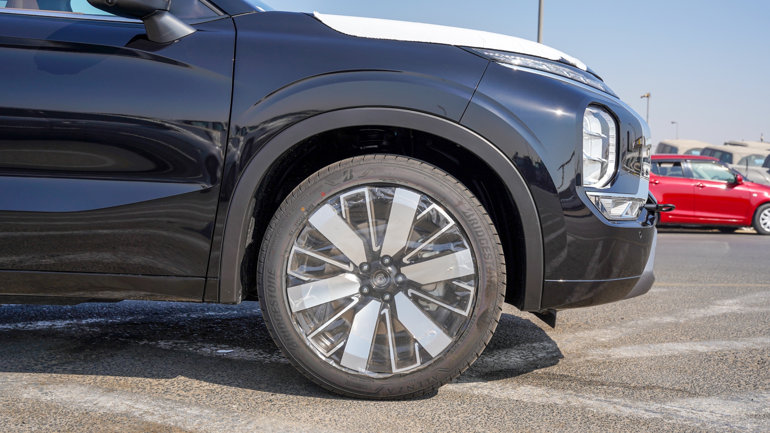 Mitsubishi Outlander High-Line (G09) Black – Brown 2026