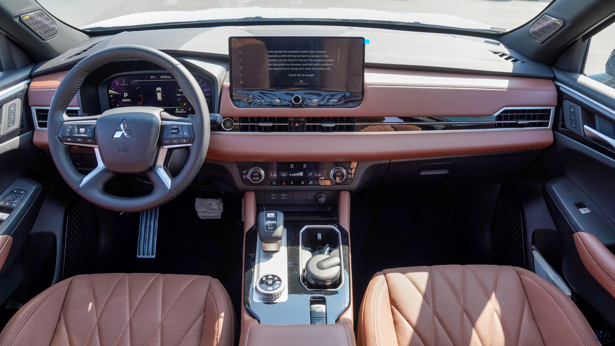 Mitsubishi Outlander High-Line (G09) Black – Brown 2026