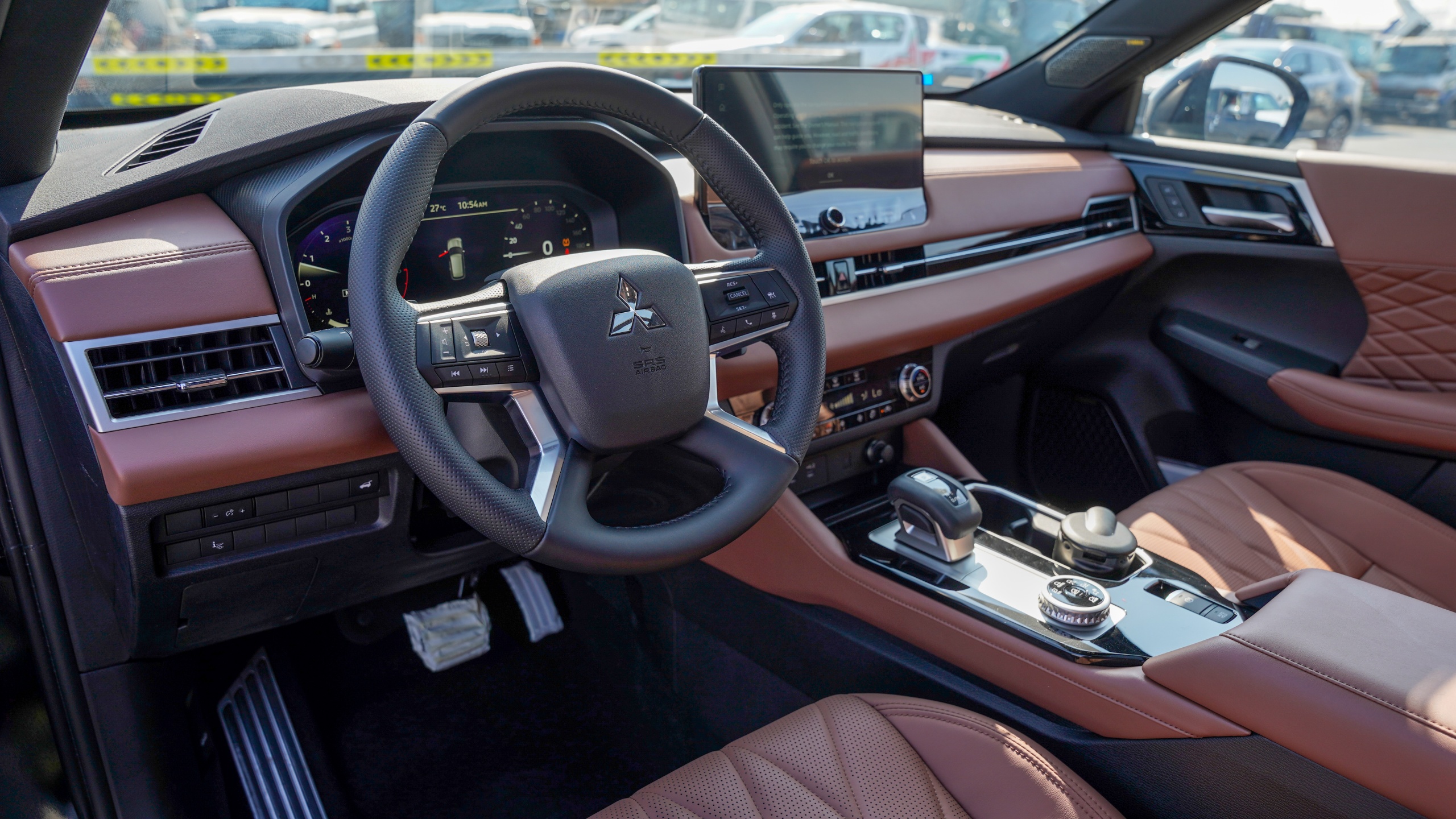 Mitsubishi Outlander High-Line (G09) Black – Brown 2026