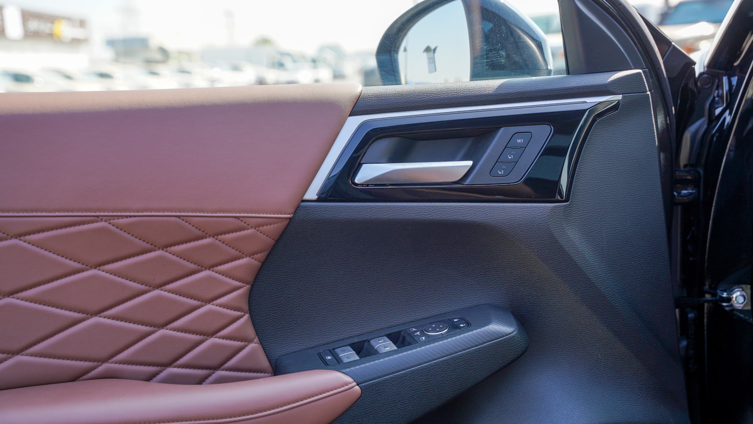 Mitsubishi Outlander High-Line (G09) Black – Brown 2026