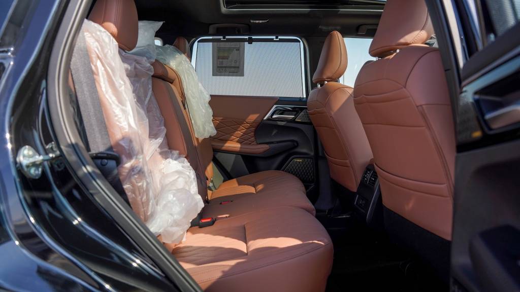 Mitsubishi Outlander Highline Premium 2026 Brown Interior Rear Seats 1024x576