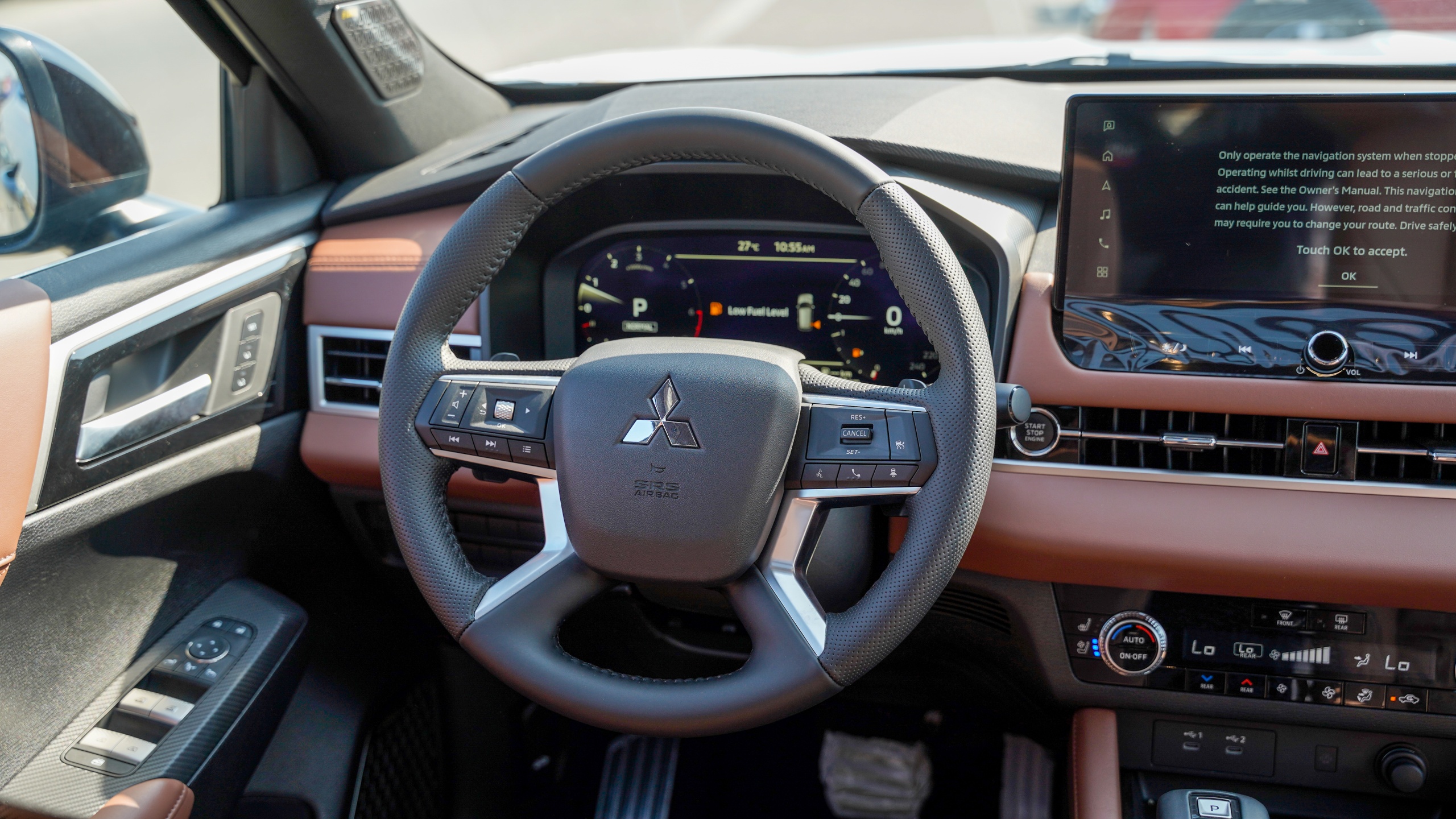 Mitsubishi Outlander High-Line (G09) Black – Brown 2026