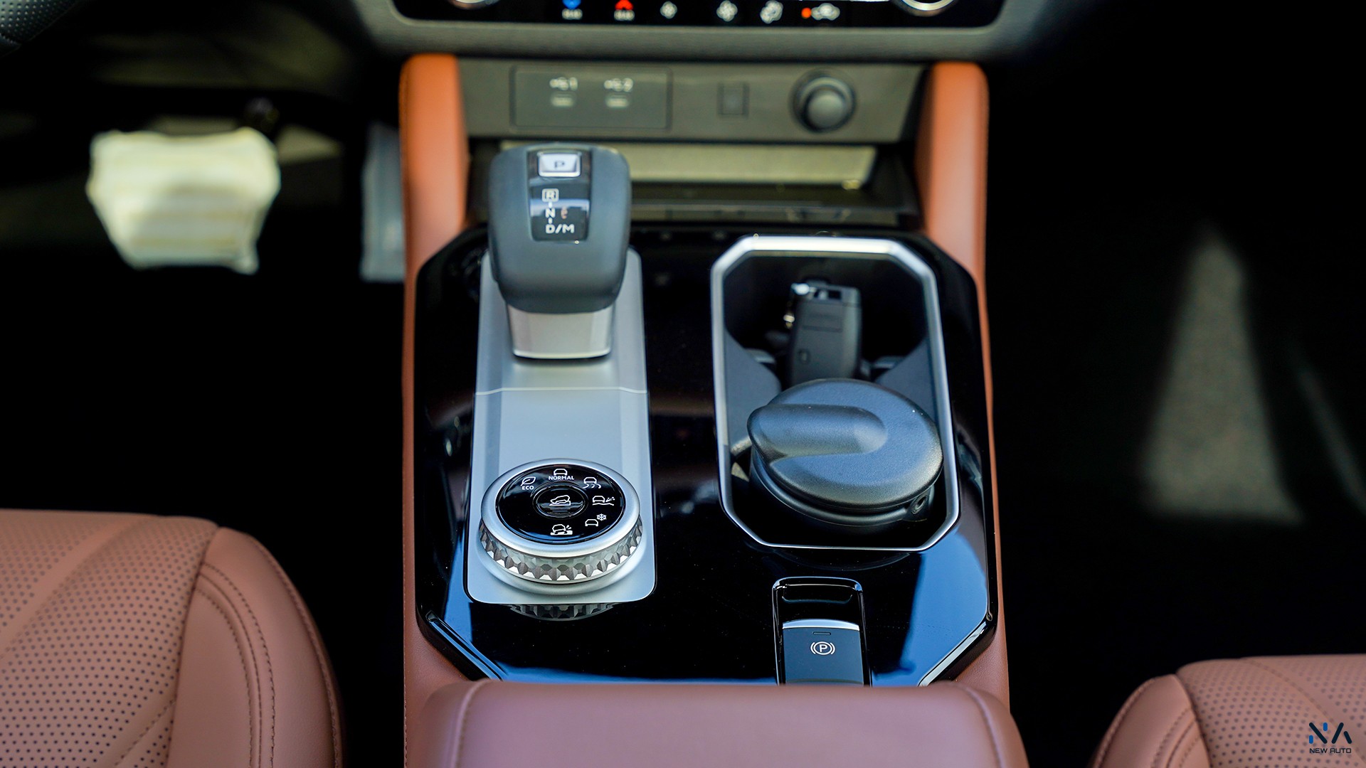 Mitsubishi Outlander High-Line (G09) Premium Diamond Black – Brown 2026