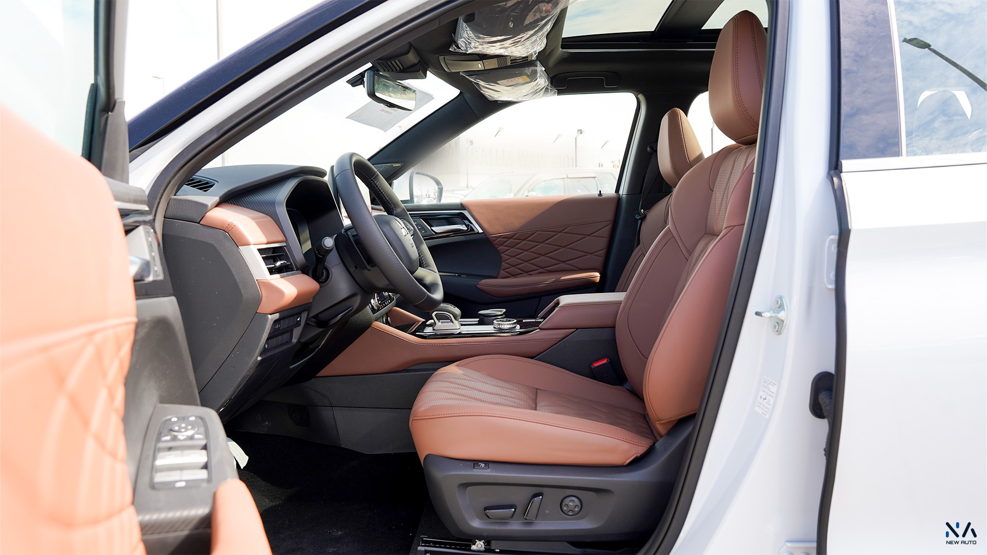 Mitsubishi Outlander High-Line (G09) Premium Diamond White – Brown 2026