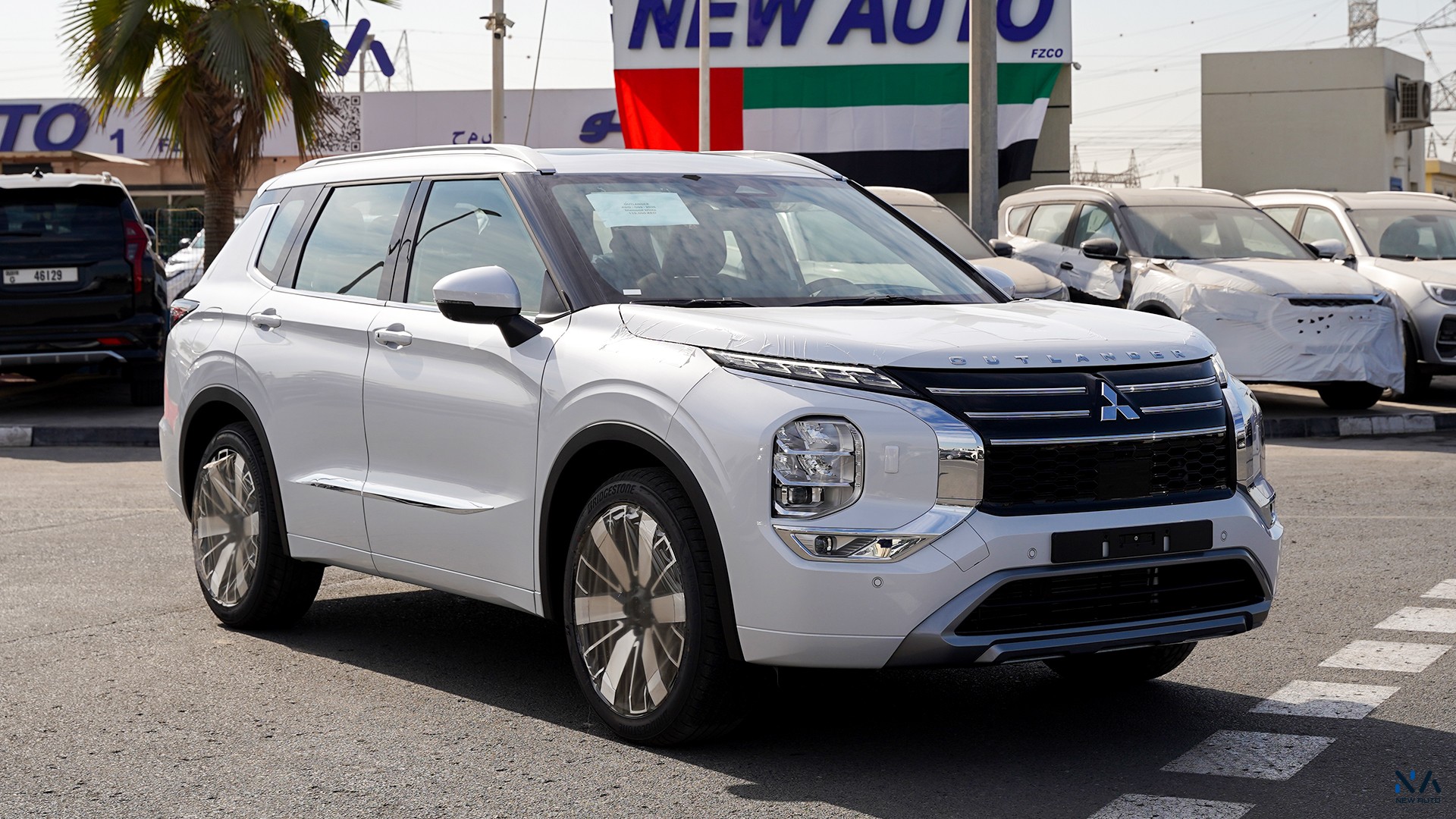 Mitsubishi Outlander High-Line (G09) Premium Diamond White – Brown 2026