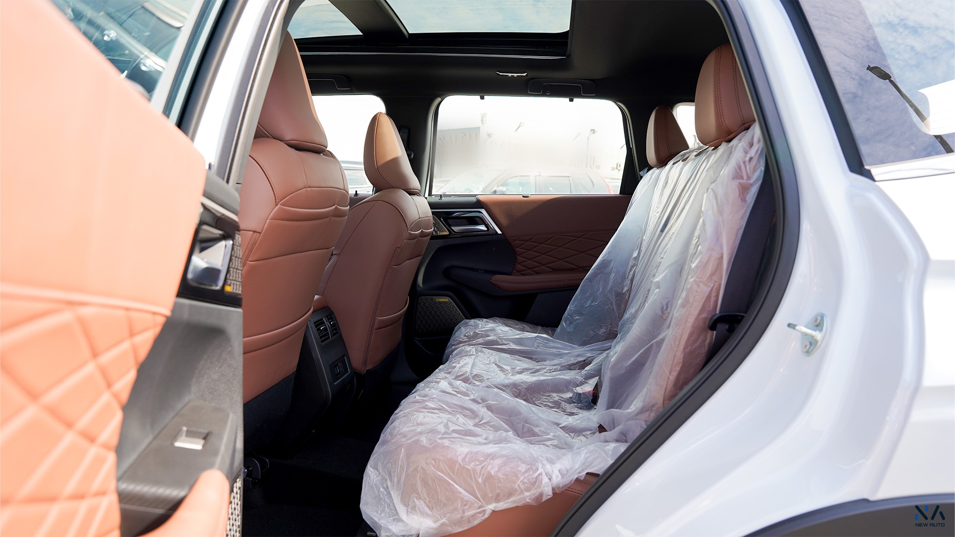 Mitsubishi Outlander High-Line (G09) Premium Diamond White – Brown 2026