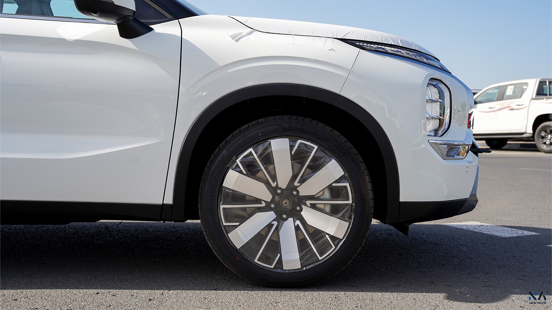 Mitsubishi Outlander High-Line (G08) Premium White – Brown 2026