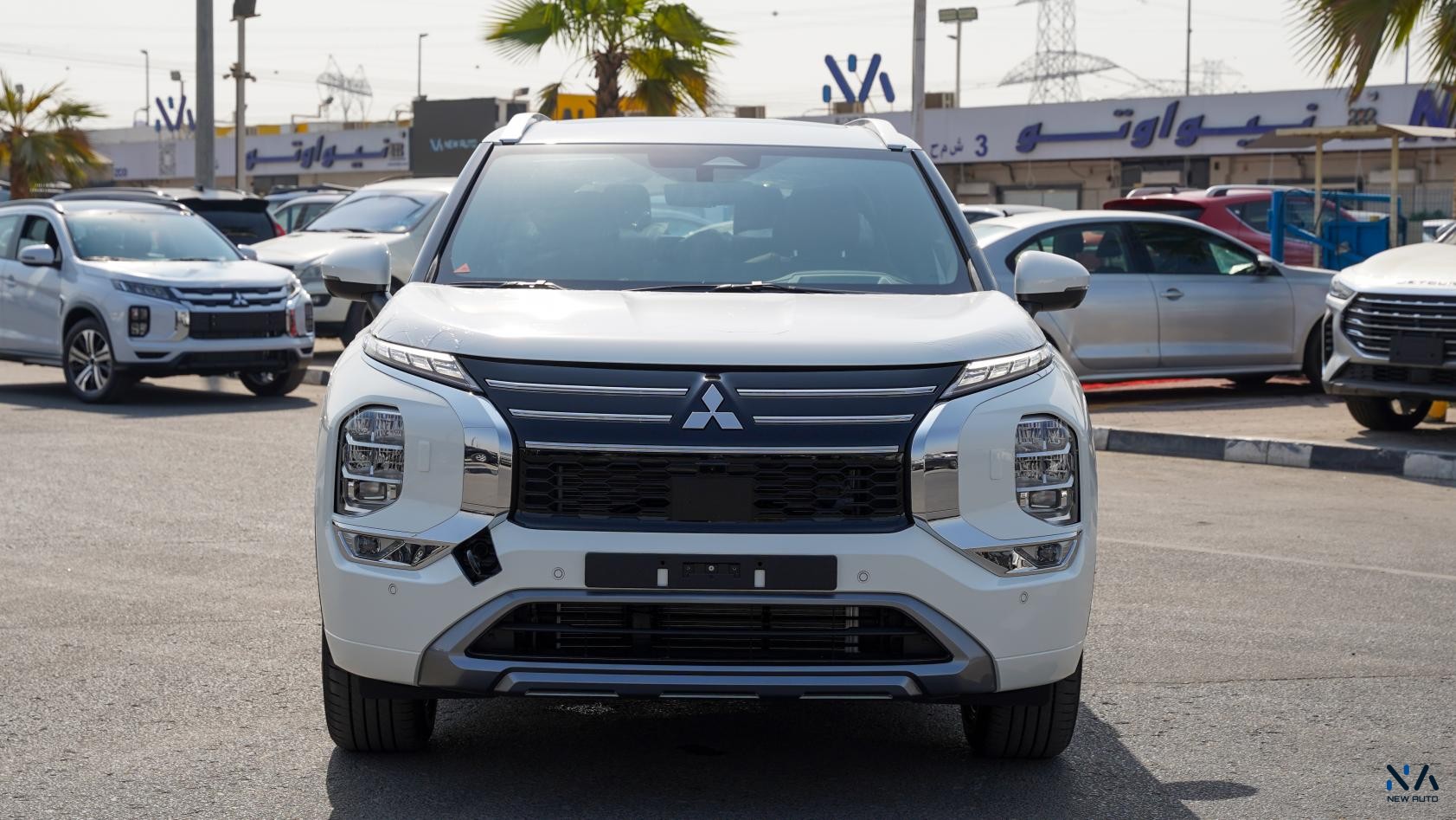 Mitsubishi Outlander High-Line (G09) Premium Solid White – Brown 2026