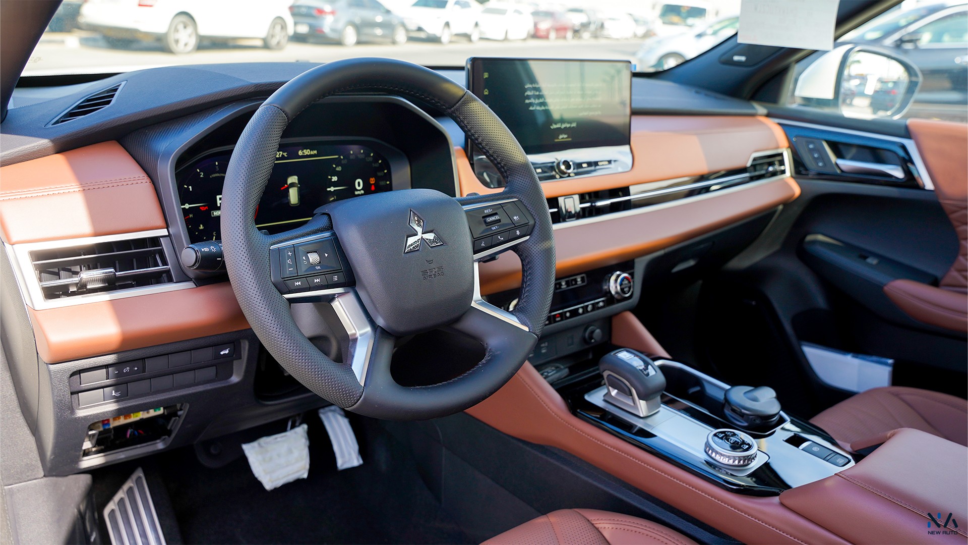 Mitsubishi Outlander High-Line (G08) Premium White – Brown 2026