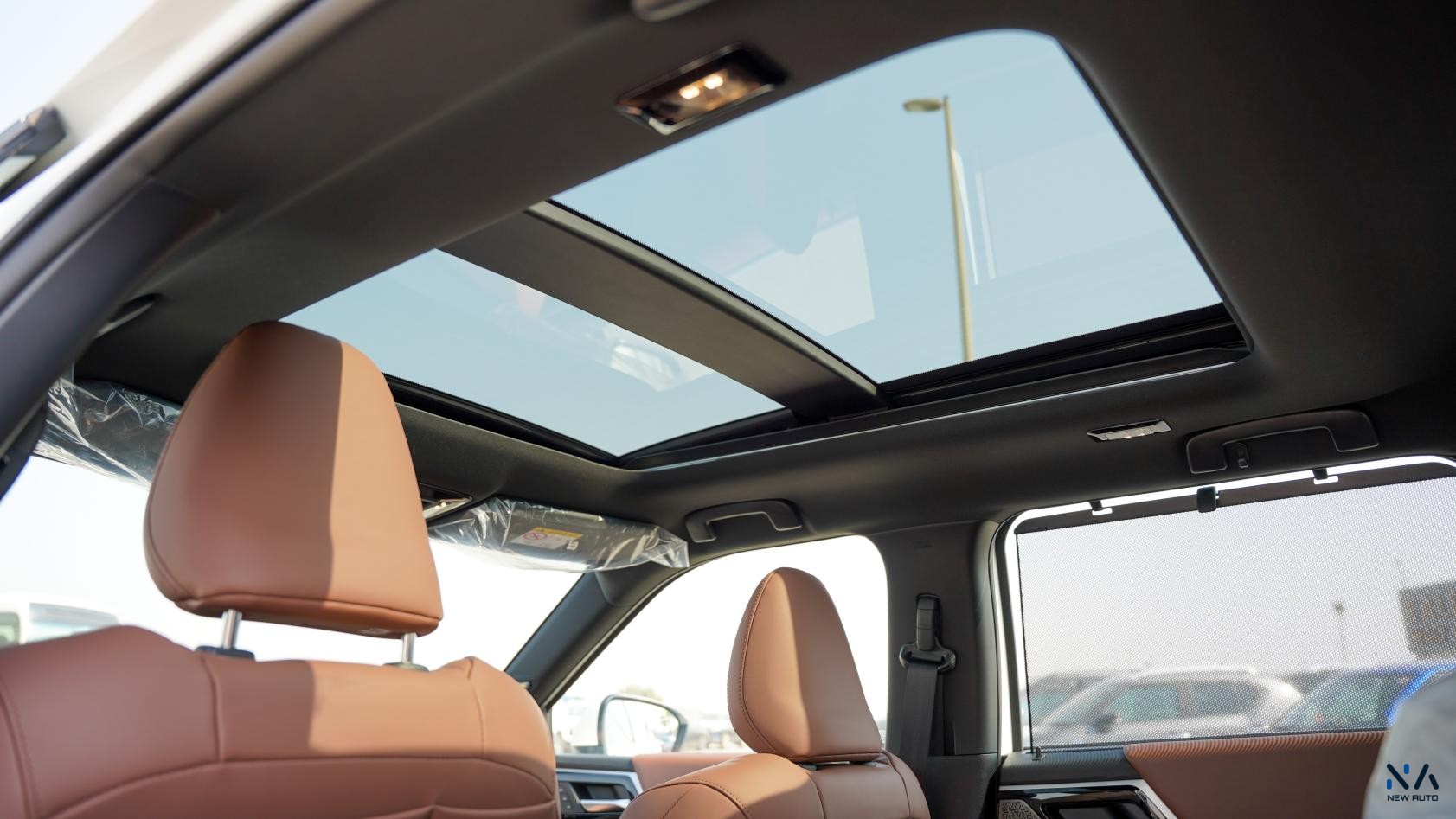 Mitsubishi Outlander High-Line (G09) Premium Solid White – Brown 2026