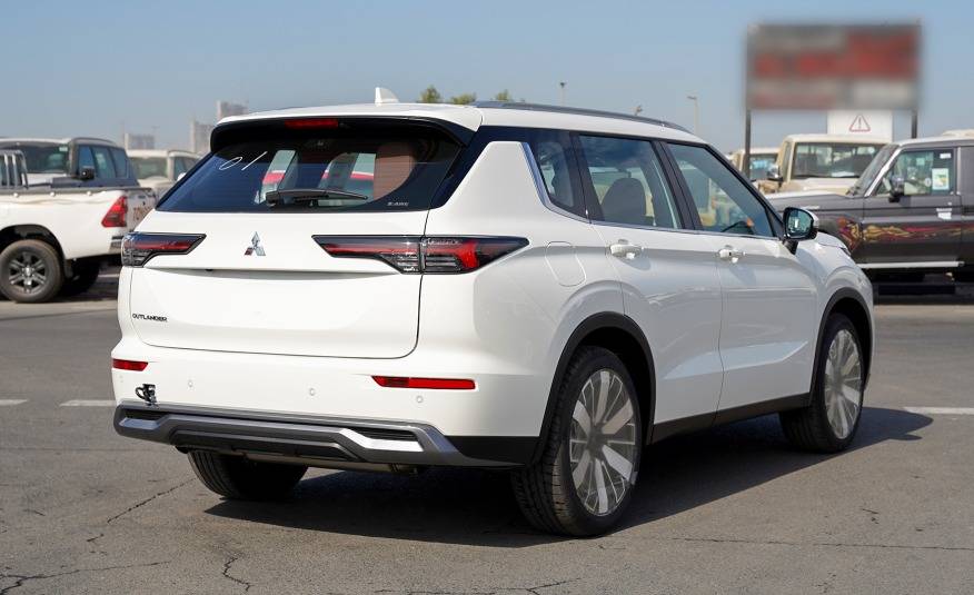 Mitsubishi Outlander High-Line (G08) Premium White - Brown 2026