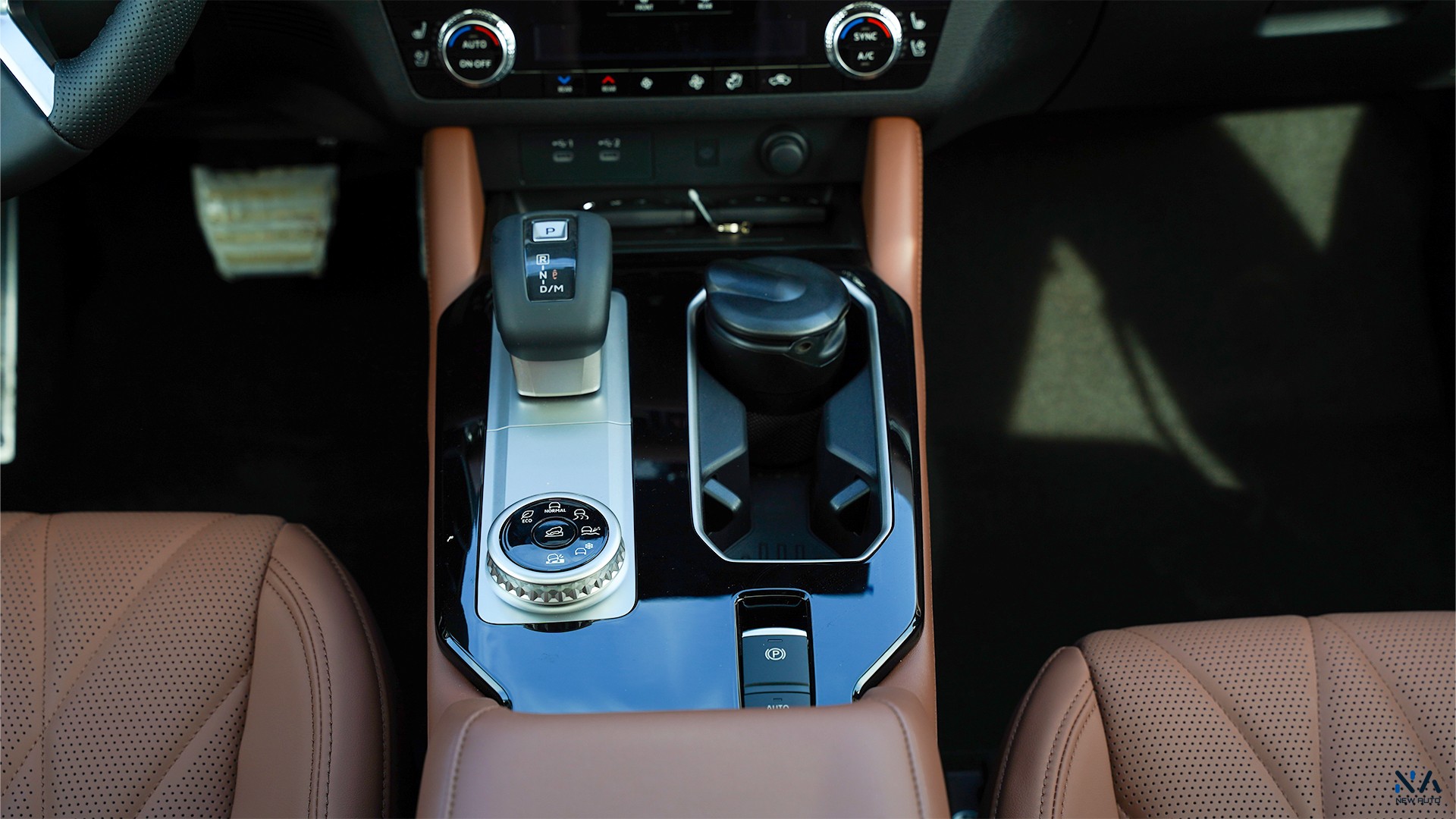 Mitsubishi Outlander High-Line (G09) Premium Grey – Brown 2026