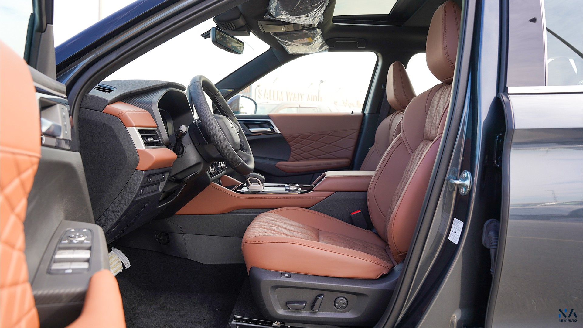 Mitsubishi Outlander High-Line (G09) Premium Grey – Brown 2026